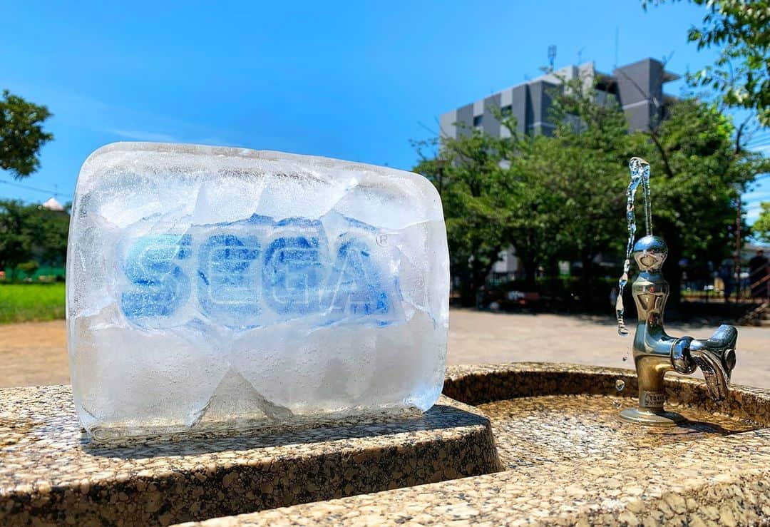 のインスタグラム：「Here's some ice to help you stay cool! 🧊」