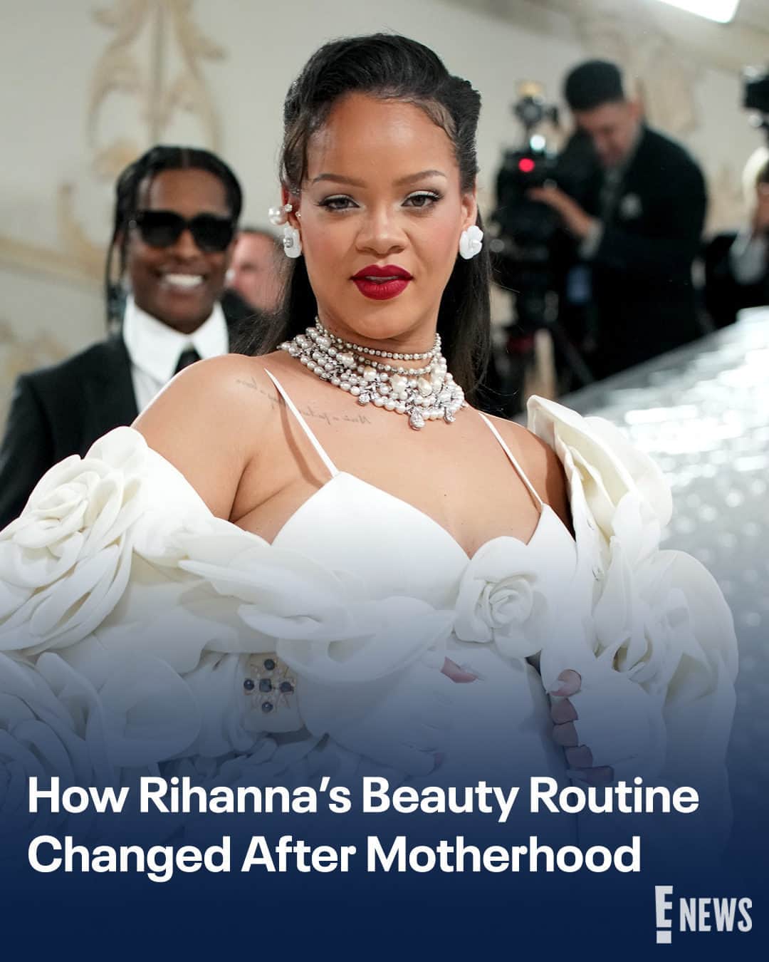 E! Onlineさんのインスタグラム写真 - (E! OnlineInstagram)「Rihanna's approach to beauty will lift you up. 😍 Her makeup artist reveals how the star's beauty routine has changed after welcoming her son, including her number one makeup trick— link in bio. (📷: Getty, Instagram)」7月31日 2時00分 - enews