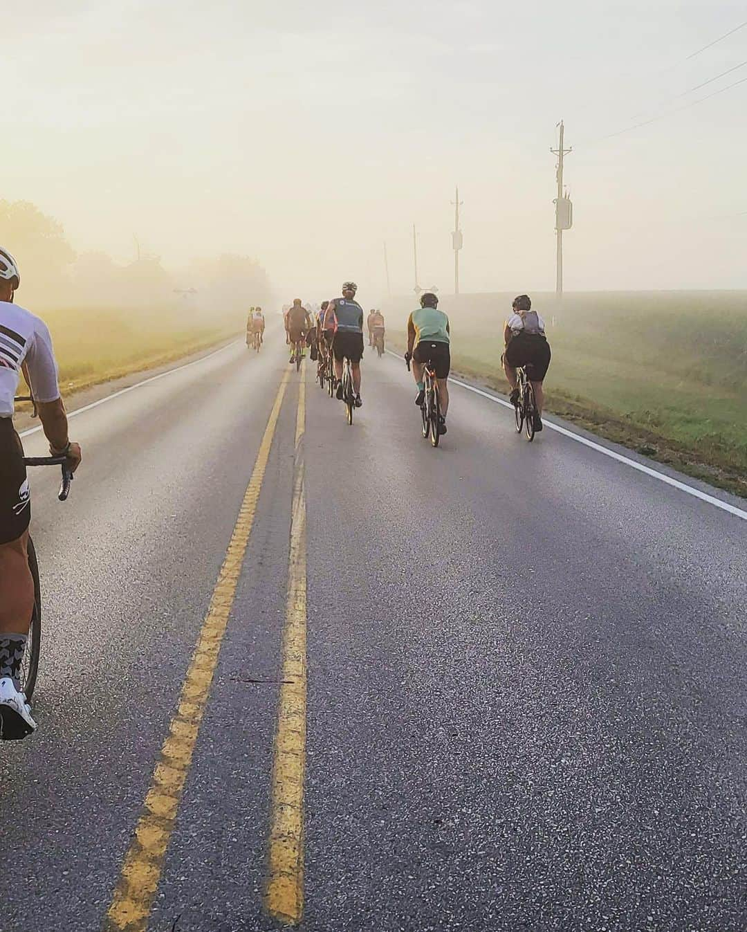 ダニエル・シャーマンさんのインスタグラム写真 - (ダニエル・シャーマンInstagram)「500 miles over 10,000 feet 7 days. Across Iowa. Ragbrai. Never again.  Thanks @poweredbyplantscycling」7月31日 2時24分 - danielsharman