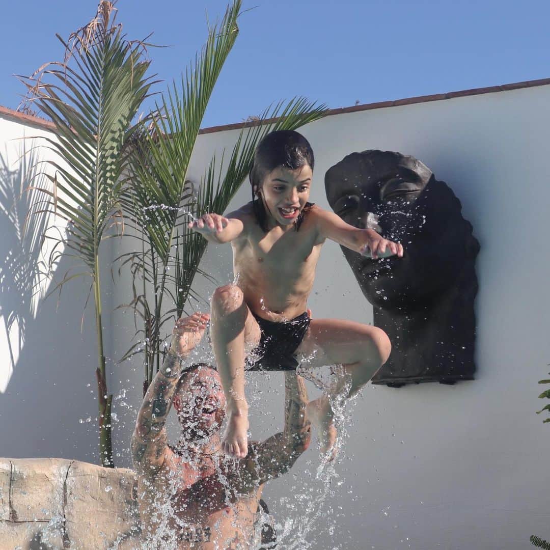セルヒオ・ラモスさんのインスタグラム写真 - (セルヒオ・ラモスInstagram)「💦😉 Family fun 😉💦 ❤️ @pilarrubio」7月31日 2時52分 - sergioramos