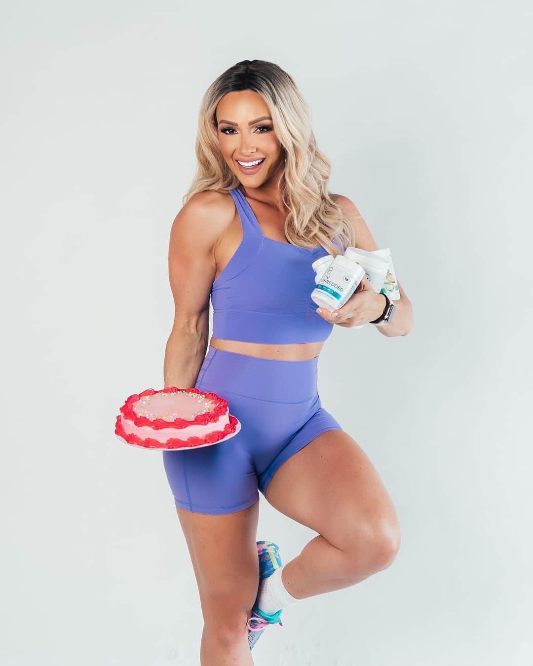 Paige Hathawayのインスタグラム：「It’s my BIRTHDAY WEEKEND! 🥳 I feel super loved with all the Birthday messages (thank you to everyone who already reached out, I’m still replying to all your sweet & thoughtful messages!)  I’ve teamed up with @livbody to offer 36% off (since I’m turning 36 tomorrow) on my top #livbody picks!  🥂 GREENS + ENERGY = 36% off 🥂 LIV SHREDDED = 36% off 🥂 COLLAGEN = 36% off 🥂 CLA = 36% off  When you purchase all 4 you’ll receive my signature training guides absolutely FREE (my gift to you 😘)  I appreciate you all so much and thank you for the continued support!  ILYSM — NO code necessary for 36% off on select products but use code: PAIGE @ checkout to also add free shipping to your order! If you have any supplements questions. Ask me here!👇🏼」