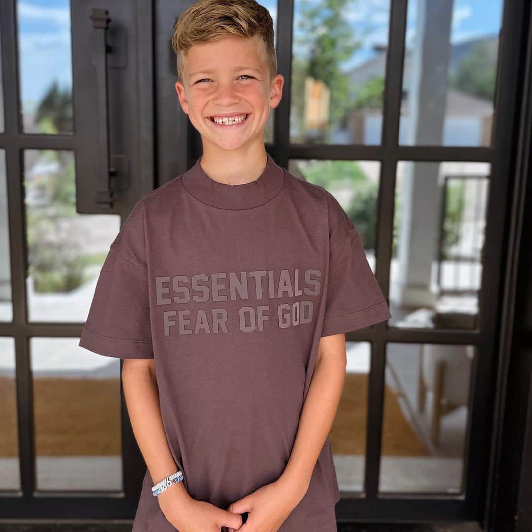 Cara Van Brocklinのインスタグラム：「Happy 9th birthday to my little man Arrow! I could post a thousand pics of this kid and it still wouldn’t be enough! His love and energy for life and adventure is unmatched. He is someone that everyone (including me) craves to be around. Arrow makes everyone feel like they are his best friend and truthfully to him they are. He has never let anything in life slow him down, and I can’t wait to see what he accomplishes….it’s going to be good! I love you so much Arrow!」