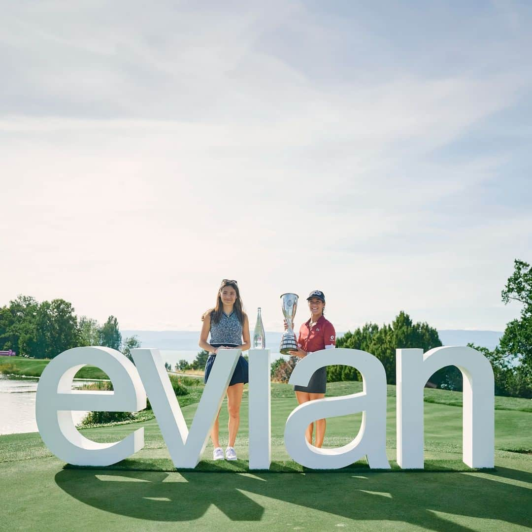 evianのインスタグラム：「Congratulations @CelineBoutier for an amazing victory at The Amundi Evian Championship (@evianchamp).🇫🇷⛳️ We haven’t had a French winner for the past 20 years 🏌🏻‍♀️🇫🇷  Our global ambassador @emmaraducanu was here to celebrate this unique moment with us and handover the 🏆  It has been a fantastic week of the world’s best female golfers competing here at our pristine source in Evian-Les-Bains 🏔  #LiveYoung #EvianChamp」