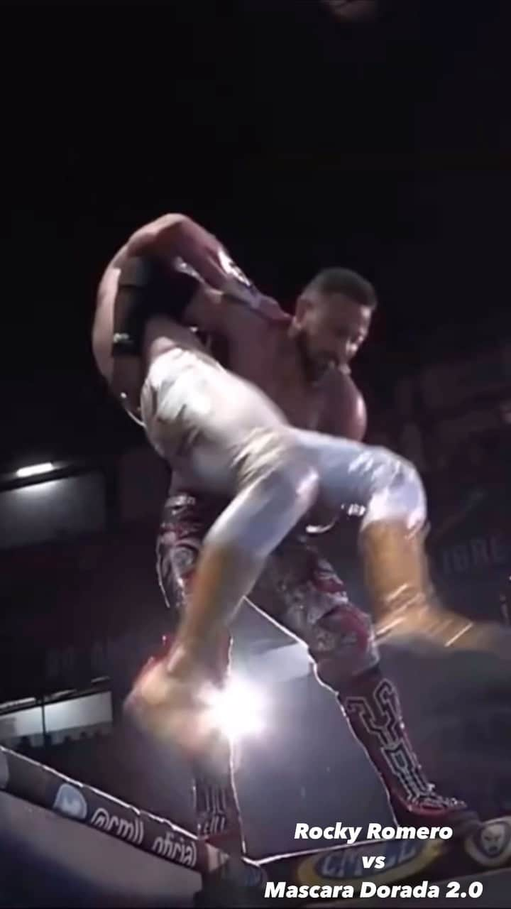 ロッキー・ロメロのインスタグラム：「A couple clips from @cmll_mx “La Leyenda De Plata Finals” Rocky Romero vs @mascaradorada2.0」