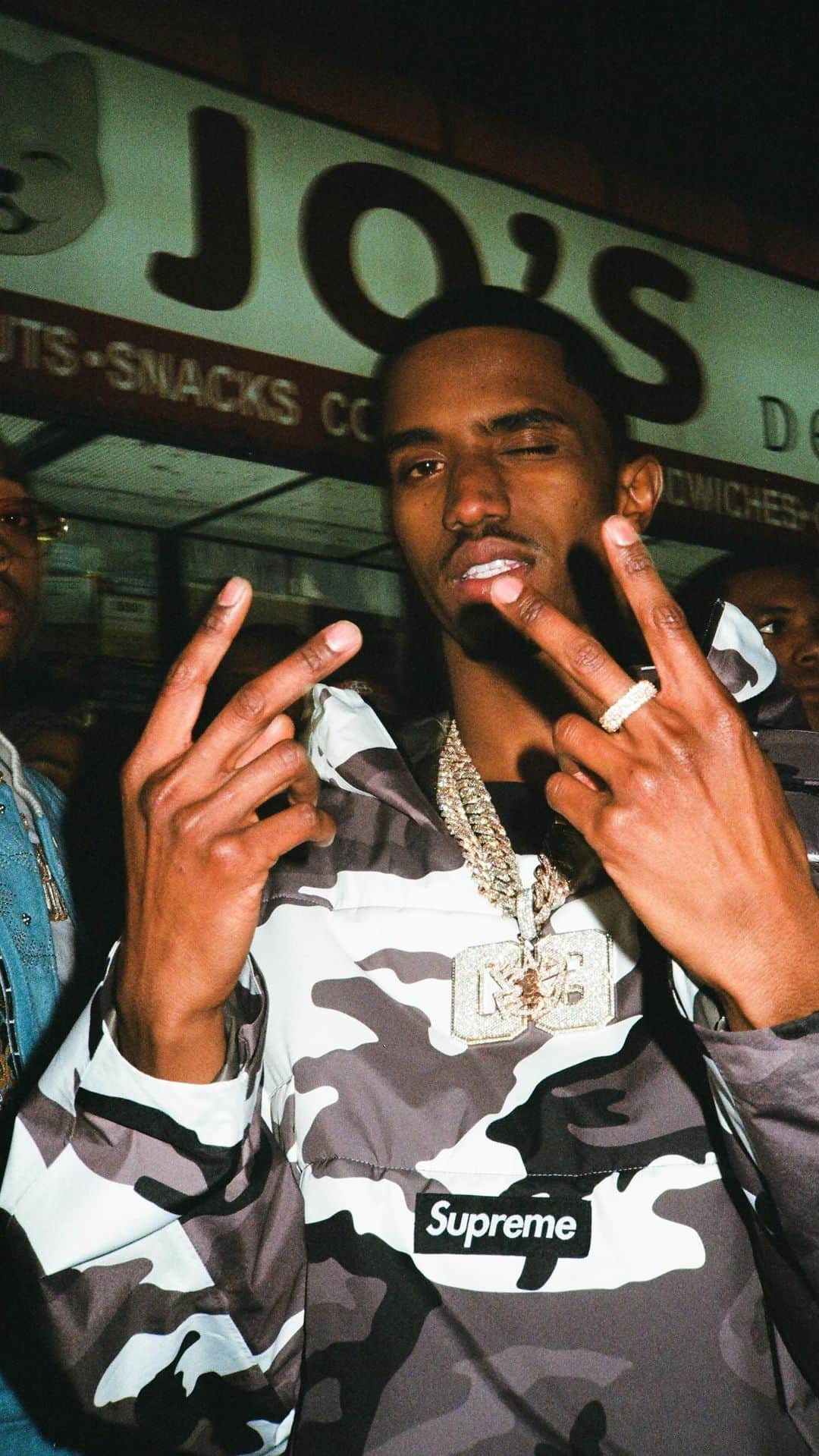ディディのインスタグラム：「LET’S F#%KIN’ GO!!! @KINGCOMBS @ABOOGIEVSARTIST “FLYEST IN THE CITY” 🔥 🔥🔥🔥🔥」