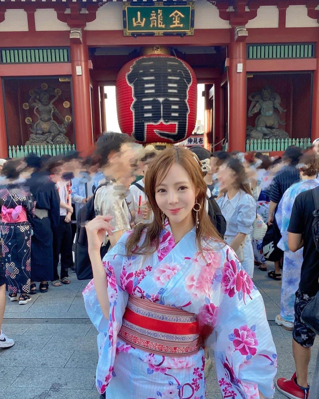 のインスタグラム：「fireworks🎆🥳😆❤️‍🔥 . #淺草 #asaukusa  #浅草寺 #sensouji  #japanesefashion  #japaneseculture  #japanesegirl  #tokyo #東京」