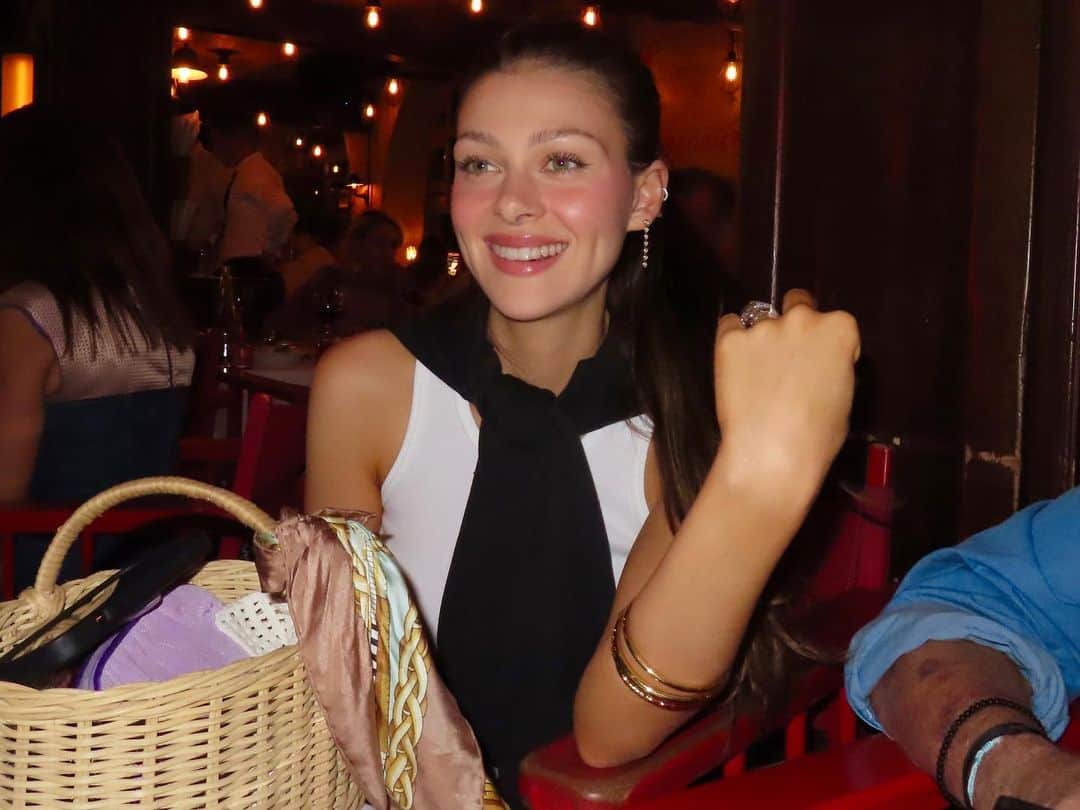 ニコラ・ペルツのインスタグラム：「💋💋」