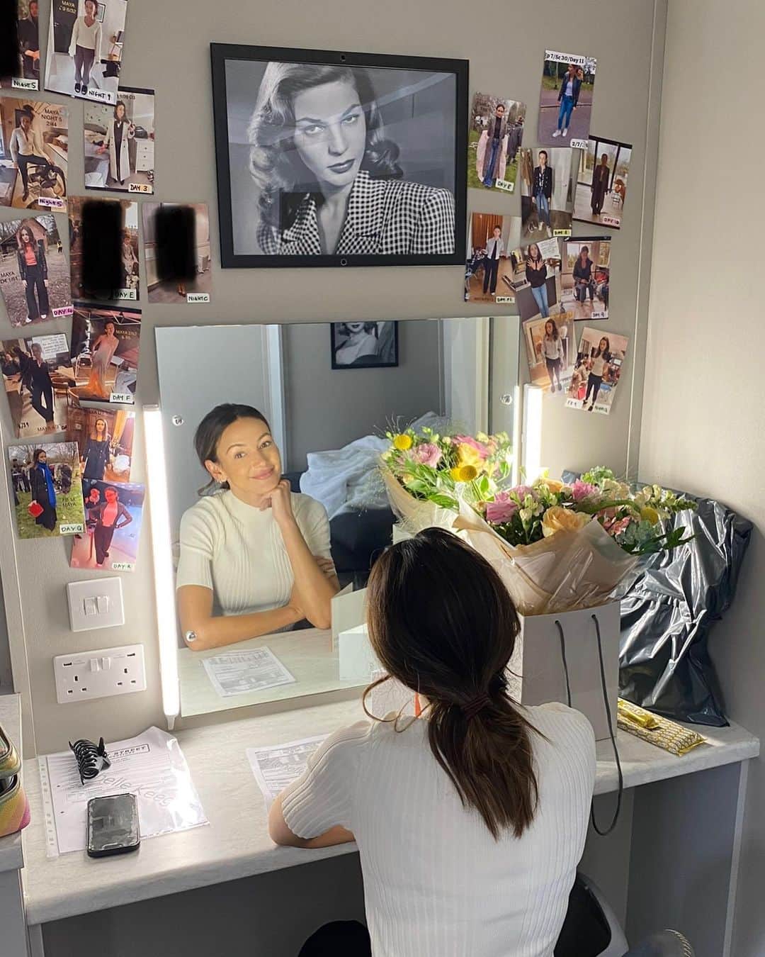 のインスタグラム：「That’s a wrap on Fool Me Once, and a final goodbye to Maya. 😭  Thank you to all the cast, crew & production team who made the past 6 months extra special… this was a once in a lifetime job for me and I never took it for granted, not once.   What a ride it’s been. ❤️🎬 Cant WAIT for you all to see it.   @netflixuk @quaystreetproductions  @harlancoben」