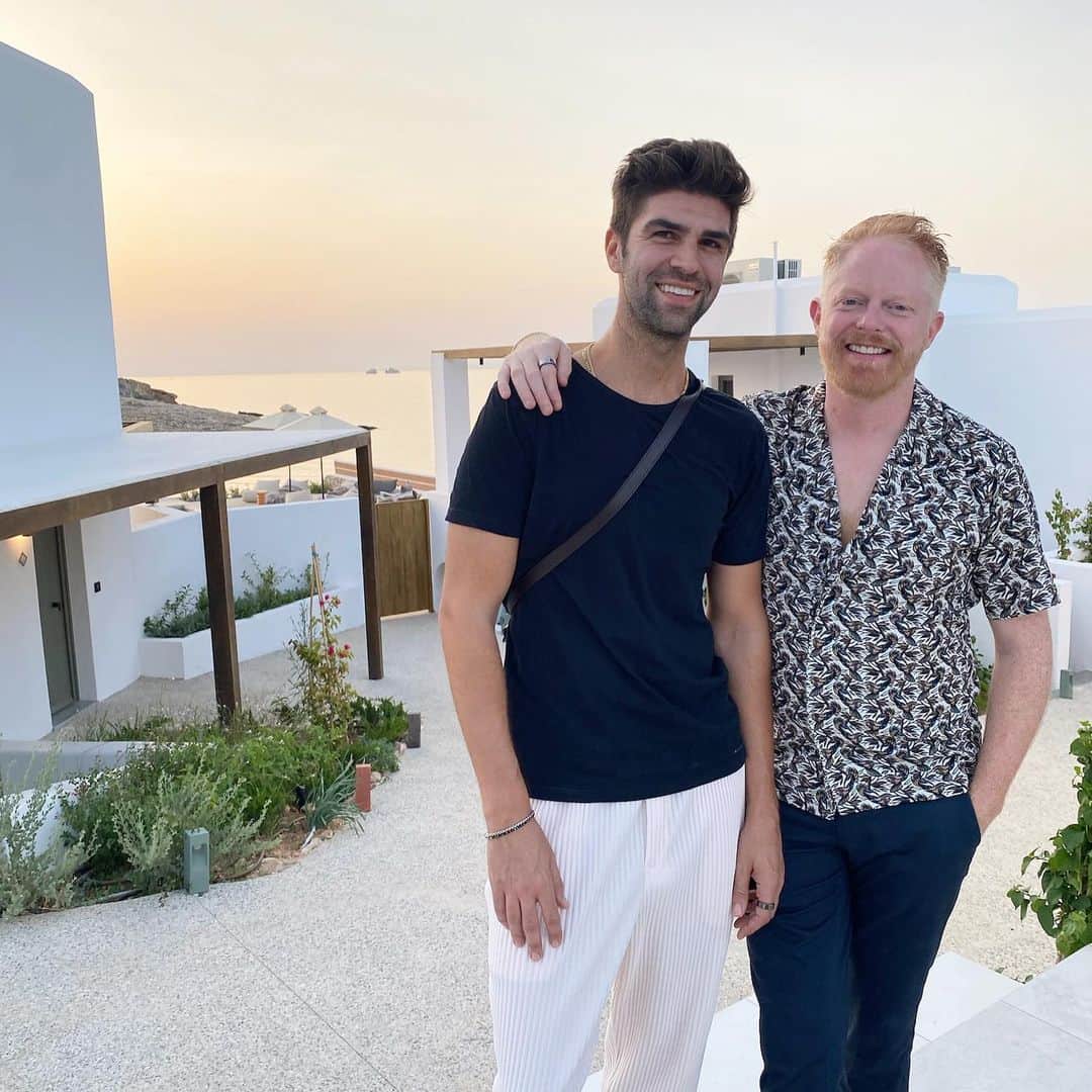 ジェシー・タイラー・ファーガソンのインスタグラム：「Until next time! 🇬🇷」
