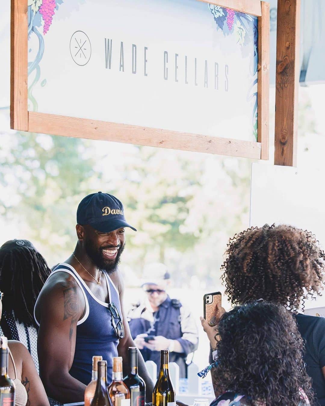 ドウェイン・ウェイドのインスタグラム：「Director of Culture & Vibes checking out 🫡 The @bluenotejazzfestival owes me nothing. From meeting some amazing people in the wine garden with @wadecellars to the endless laughs with my tribe, a time was had 🍷」
