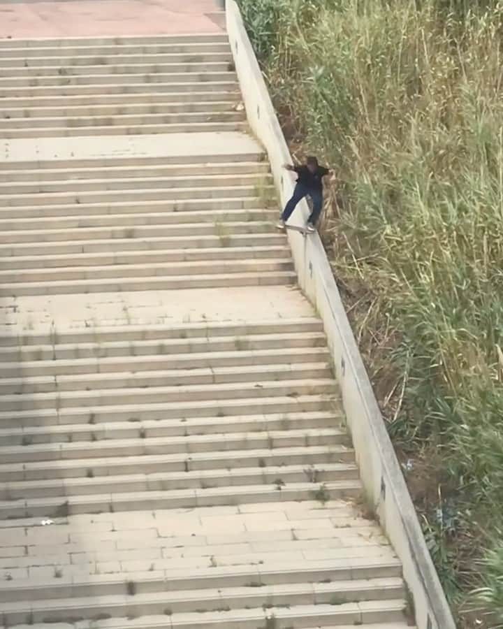 Skate Crunch (OG)のインスタグラム：「@sebafrancoskate 🫵🏼😎🤙🏼」