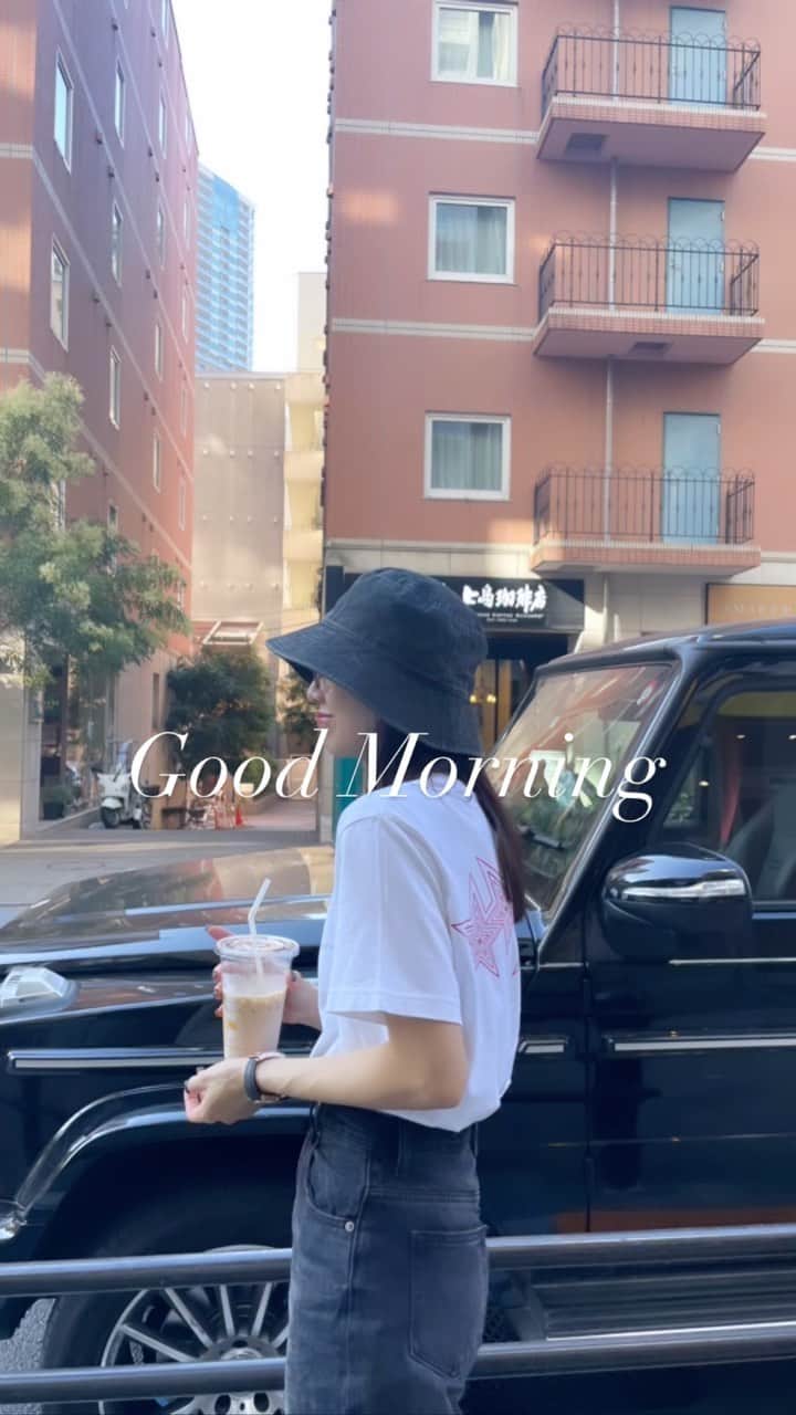 池端レイナのインスタグラム：「Good Morning 今朝は早いスタート☕️  👕 @codysanderson_official   #momofboys #momoftwoboys #momlife #momfashion #goodmorning #兄弟ママ #男の子ママ」