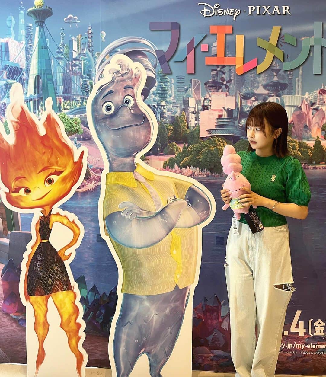 渡辺あやののインスタグラム：「ひと足お先に 映画『マイ・エレメント』試写会に招待いただいたので見てきたよ🔥💧 もう、ラスト5分でひとり号泣してしまってすごく心が浄化されました、、家族の愛って素敵…ってなってこの日は実家に帰りました！笑 わたげの推しはクロッドだったよ🌱 是非見に行ってほしい！です！☺  #マイエレメント #pr」