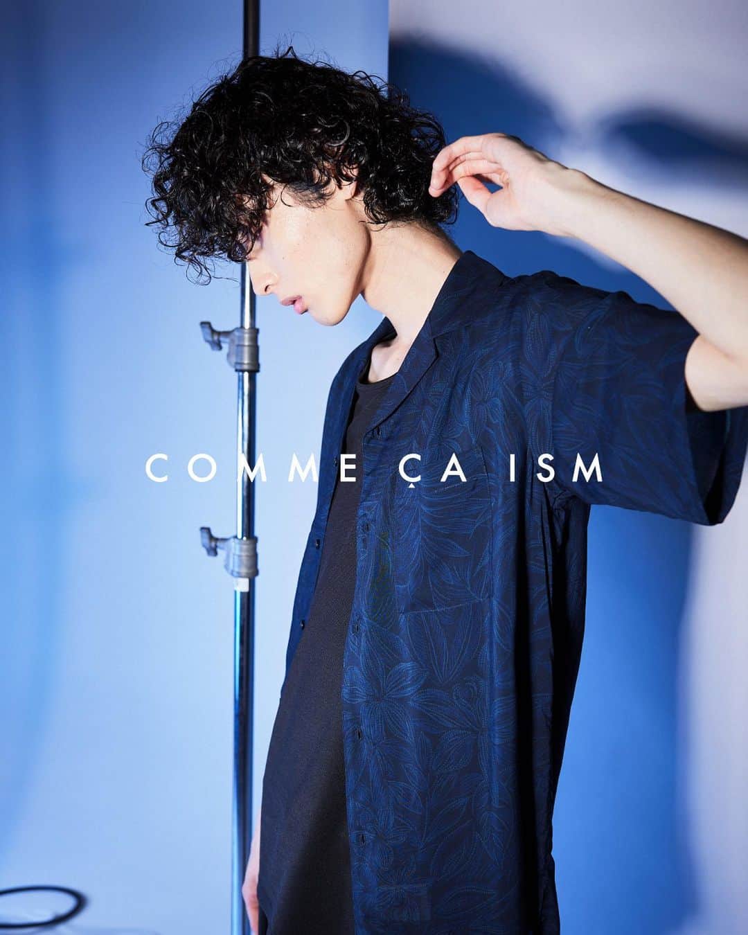 のインスタグラム：「#commecaism #コムサイズム #ファッション #ファッションコーデ #メンズファッション #シャツコーデ #メッシュベスト #シアーベスト #メンズシャツコーデ #開襟シャツ   @commecaism_official」