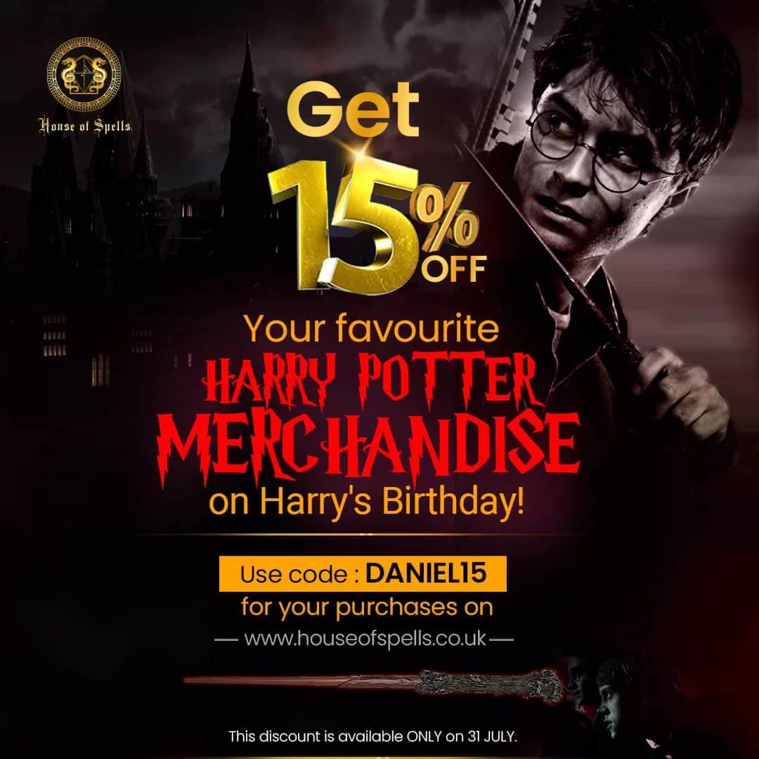 ダニエル・ラドクリフ（ファンアカウント）のインスタグラム：「🎂 HAPPY BIRTHDAY, HARRY!  🪄 Today and today only, get 15% off your favourite Harry Potter merchandise from the @houseofspells website with discount code DANIEL15.  #harrypotter #hogwarts #wizard #wizardingworld #happybirthday」
