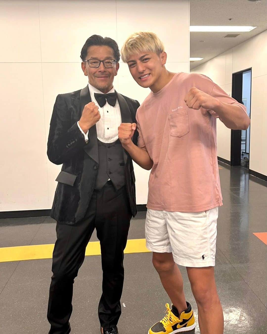 榊原信行さんのインスタグラム写真 - (榊原信行Instagram)「昨日の超RIZIN.2では、千裕がさいたまスーパーアリーナに稲妻を落としたり、アゼルバイジャンから国会副議長等がご挨拶をしてくれたり、RIZINガール2022の卒業があったりと、今回も内容盛りだくさんでした！  超RIZIN.2は8/5（土）までアーカイブ配信中ですので、是非、何度でも楽しんでください！  Yesterday's SUPER RIZIN.2 had a lot of content, such as Chihiro Suzuki  dropping lightning at the Saitama Super Arena, greetings from Azerbaijan's vice-president of the National Assembly, and the graduation of RIZIN GIRL 2022. !  SUPER RIZIN.2 is being archived until 8/5 (Sat), so please enjoy it as many times as you like!  #超RIZIN2 #鈴木千裕 #アゼルバイジャン #RIZINガール2022 #伊澤星花 #朝倉海 #デイヴィッドグリーン #ジェリーミレン #レニーハート #SUPERRIZIN2 #BellatorxRizin2 #ChihiroSuzuki #Azerbaijan #SeikaIzawa #KaiAsakura #DavidGreen #JerryMillen #LenneHardt」7月31日 19時50分 - nobu_sakakibara