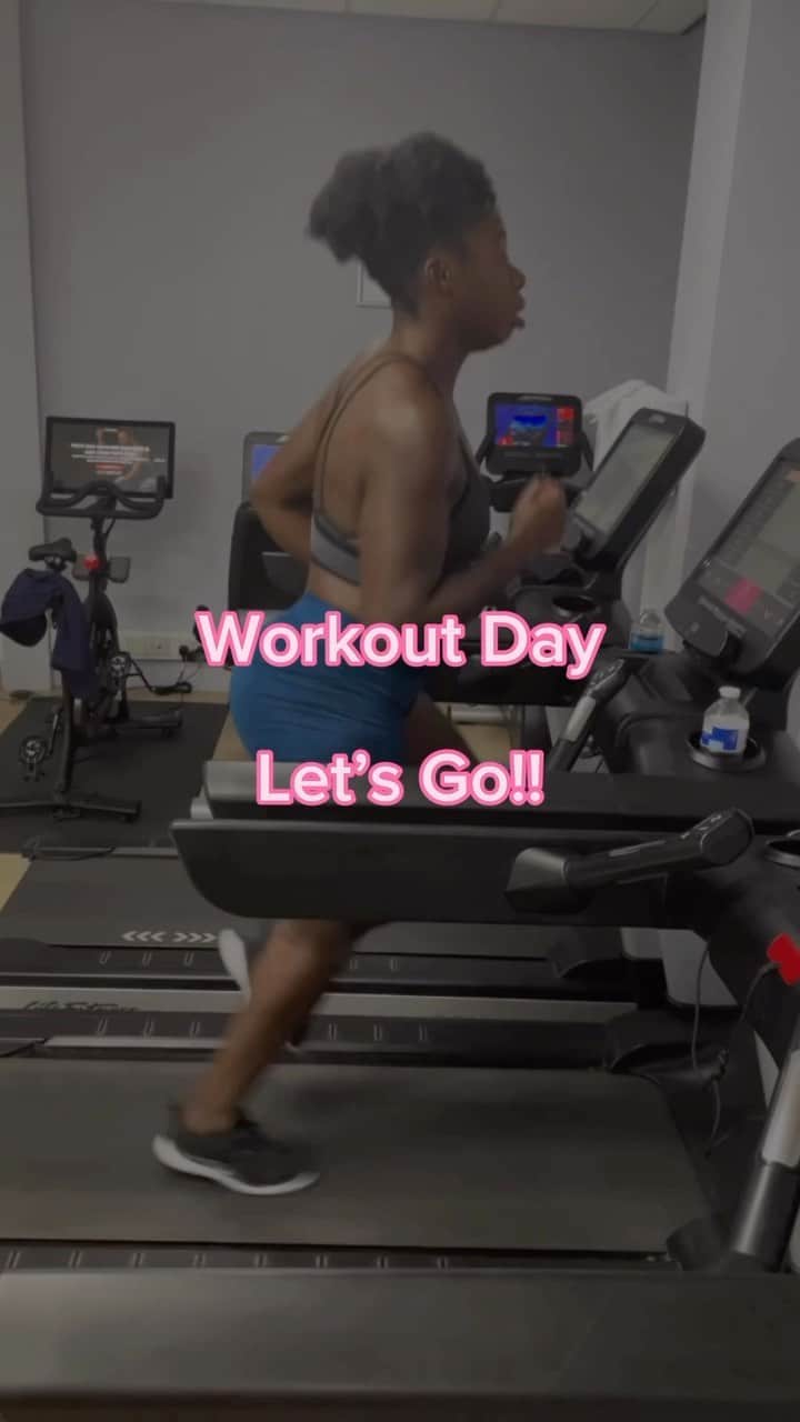 アニカ・オヌオラのインスタグラム：「It never stops, we just move differently!  #gym #fitnessmotivation #strong #circuit #motivation #fit #explore #fitfam #athlete #reel #power #speed #training」