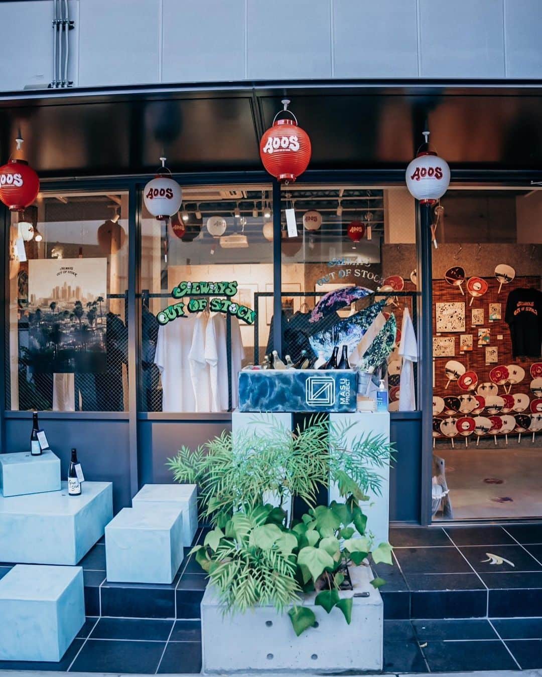KING-MASAのインスタグラム：「@alwaysoutofstock  7th year anniversary Pop up !!  Concept : Art Matsuri   Thank you very much for everyone who participated in this event and all the members !  Looking forward to seeing everyone’s success !  Photo by @keey.j Art direction by @chiakiakadastudio Team」
