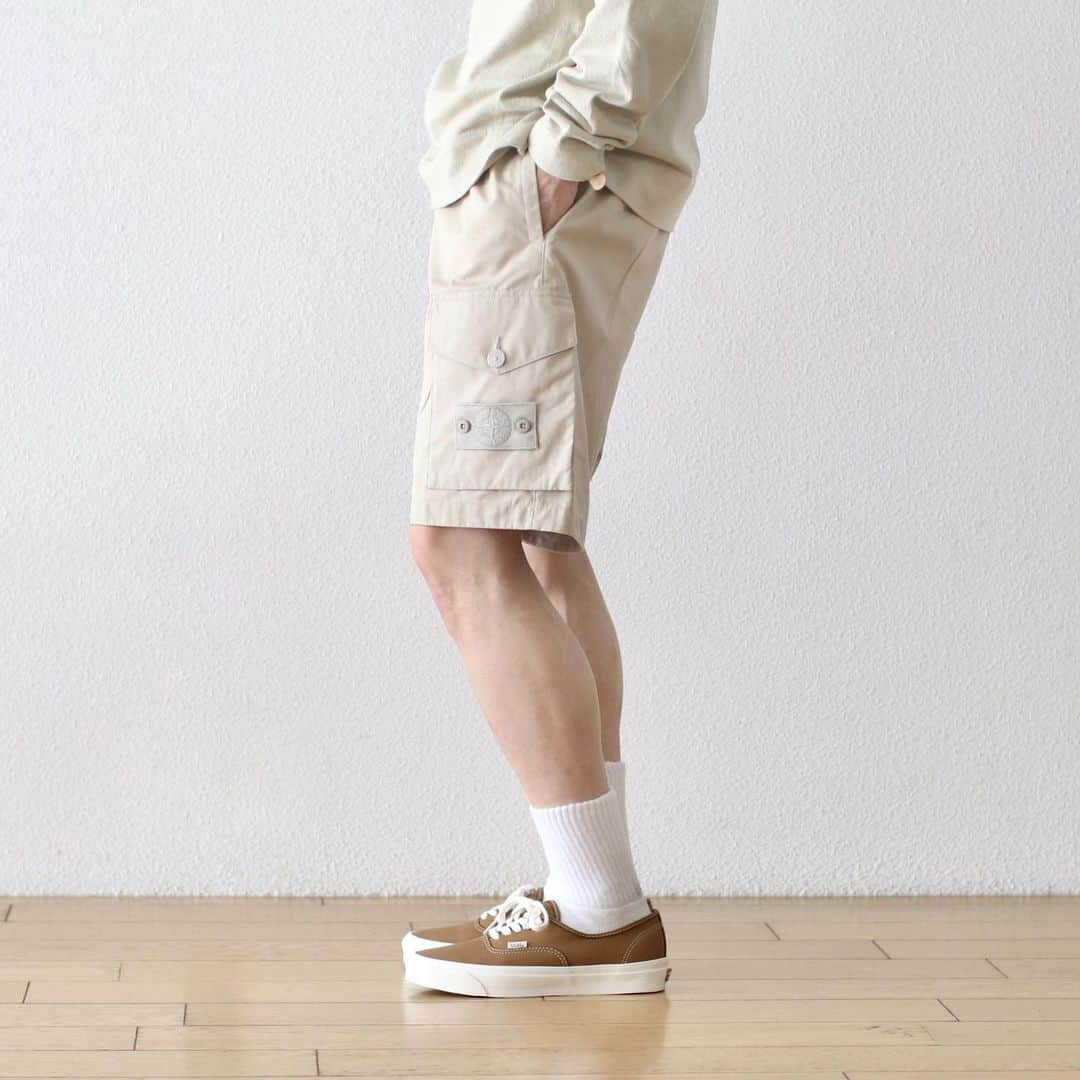 wonder_mountain_irieさんのインスタグラム写真 - (wonder_mountain_irieInstagram)「_【#2023_SUMMER_SALE】  STONE ISLAND / ストーンアイランド "STONE ISLAND GHOST PIECE_O-VENTILE BERMUDA SHORTS" ¥ 64,900- > ¥ 45,430- [30%OFF] _ 〈online store / @digital_mountain〉 https://www.digital-mountain.net _ 【オンラインストア#DigitalMountain へのご注文】 *24時間受付 *14時までのご注文で即日発送 *1万円以上ご購入で送料無料 tel：084-973-8204 _ We can send your order overseas. Ordering procedure details can be found here. >>http://www.digital-mountain.net/html/page56.html  _ #STONEISLAND #ストーンアイランド _ 実店舗：@wonder_mountain_ #WonderMountain  〒720-0044  広島県福山市笠岡町4-18  JR 「#福山駅」より徒歩10分 #ワンダーマウンテン #japan #hiroshima #福山 #福山市 #尾道 #倉敷 #鞆の浦 近く _ WOMEN/GOODS： @hacbywondermountain _」7月31日 18時41分 - wonder_mountain_