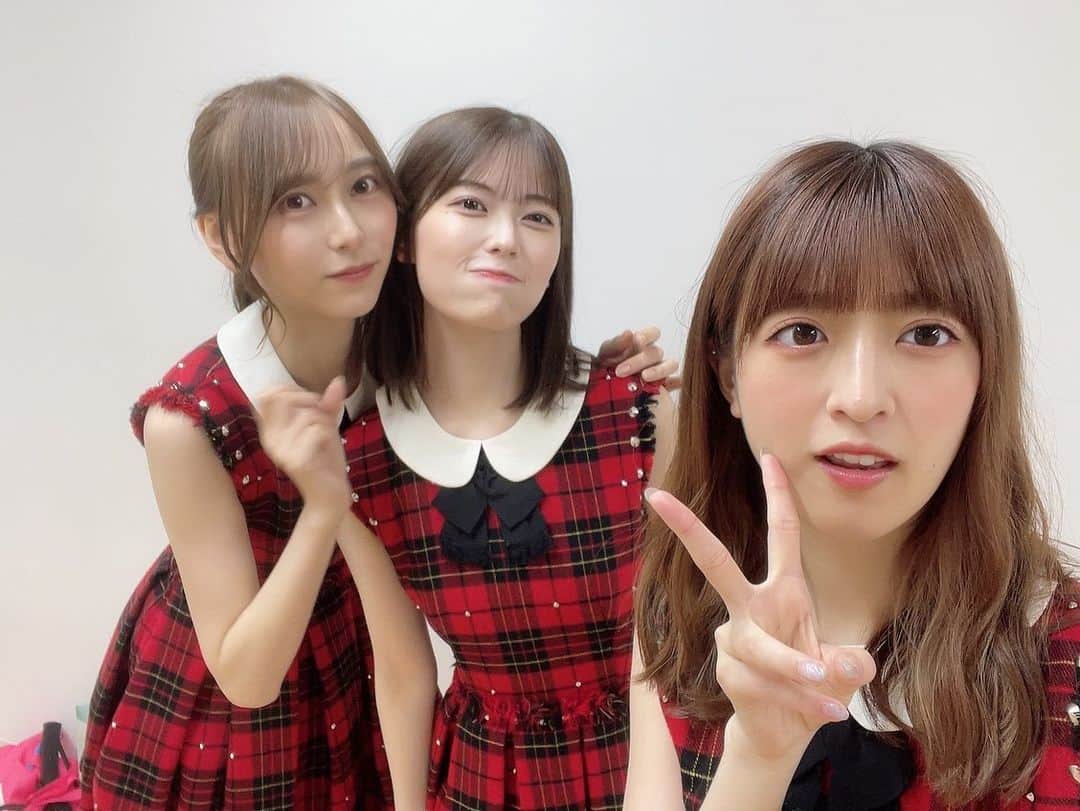 吉田綾乃クリスティーのインスタグラム：「🎤 れんかとなおと サインはBを踊ったよー🌹  NGカットも添えて。」