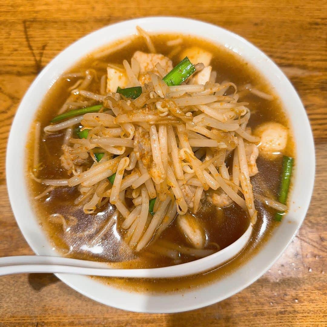 葉山カナのインスタグラム：「渡なべ　ベトコンラーメン🧄」