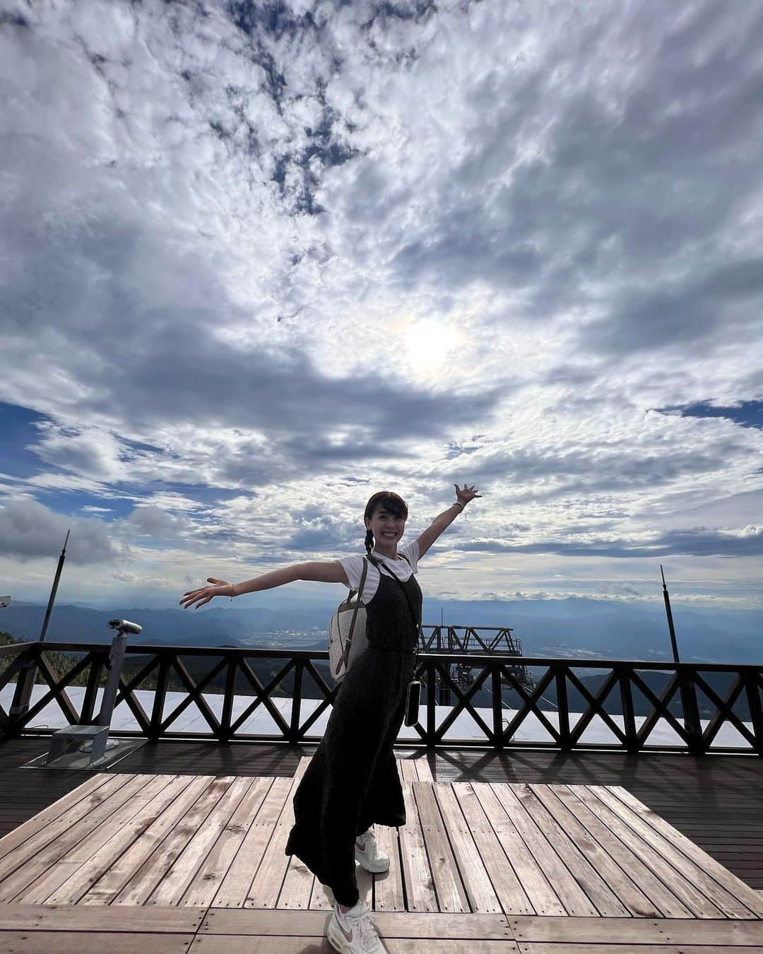 佐藤彩香さんのインスタグラム写真 - (佐藤彩香Instagram)「・ ・ ・ 山形のたびー！！！ ・ 今回は山形県大会があるから来てね！と 声をかけてもらったので行ってきました🥳！ ・ 朝から参加する予定が色々トラブルがあり、、、笑笑 リレー1ヒートだけ見れました😆笑 ・ 山形のみなさんの気持ちがたくさん詰まった温かい大会でエンジョイな部分もいっぱいあって楽しい大会だな〜という印象でした😳！ ぜひみんな来年参加してみて欲しいな☺️！ 私もリレーで参加しようかな、、、笑笑 ちょっと走りたくなっちゃった😆笑  まじで個人的に色々あったけど 周りに恵まれ過ぎててそれすらも 楽しめる1日になりました🩷 阿部家をはじめ山形のみなさん そして菅原家、ありがとうございました☺️ ほんとに感謝感謝すぎる🥲🩷 ・ 大会が終わった後にみんなで 水族館へ🐟🪼 クラゲ綺麗すぎた〜🪼 ・ ２日目も色んなところに連れてってもらって めちゃくちゃ楽しかった〜😳 ・ ・ ・ @yutoabe037 まじで２日間ありがとう🫶 めちゃくちゃお世話になりました💦 また行くね笑笑 ・ ・ #山形　#一輪車」7月31日 19時03分 - ayaka_01_sato