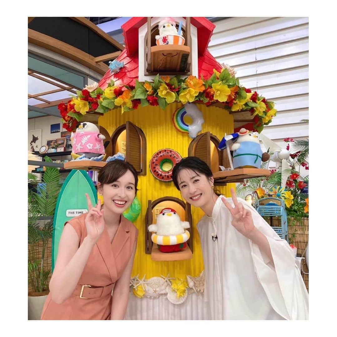 宇賀神メグさんのインスタグラム写真 - (宇賀神メグInstagram)「🐥  . .  7月マンスリーレギュラーの 松本若菜さんが最後のご出演でした…！ ハツラツとされていて、 場の雰囲気をパッと明るくしてくださる松本さん。  毎週、パワーを頂いておりました。 またTHE TIME,に ぜひ遊びに来てくださいね〜！✨  そんな松本若菜さんがご出演されているドラマ、 18/40は毎週火曜日夜10時〜絶賛放送中です。 明日はいよいよ第４話！ ぜひ、ご覧ください。😊  . .  #thetime_tbs  #松本若菜 さん」7月31日 19時07分 - ugajin_megu