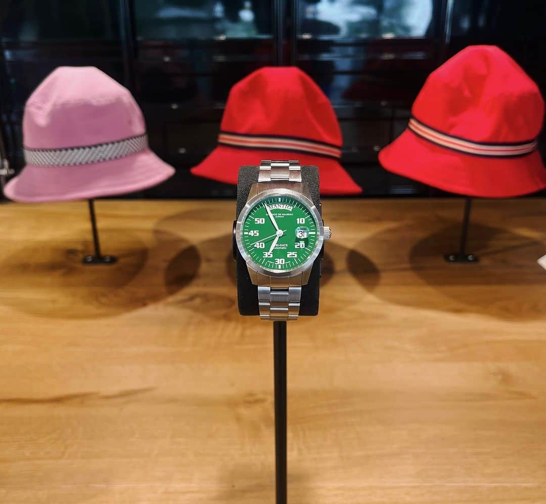 Maurice De Mauriac Zurichさんのインスタグラム写真 - (Maurice De Mauriac ZurichInstagram)「Today is our last day at the "Swiss design market" at Bahnhofstrasse. We would like to thank everyone who came by! The new Züri-date watch is available in the atelier at Tödistrasse 48 and in the Mdm Garage at Geroldstrasse 5. See you soon 👋 #MDM #MDMUhren #MDMwatches #mdmgarage #mauricedemauriac #luxurywatches #madebyzurich #zurich #zuridate #natostraps #familybusiness #timeislove #swisswatches #swiss #sighttosee」7月31日 19時13分 - mauricedemauriac