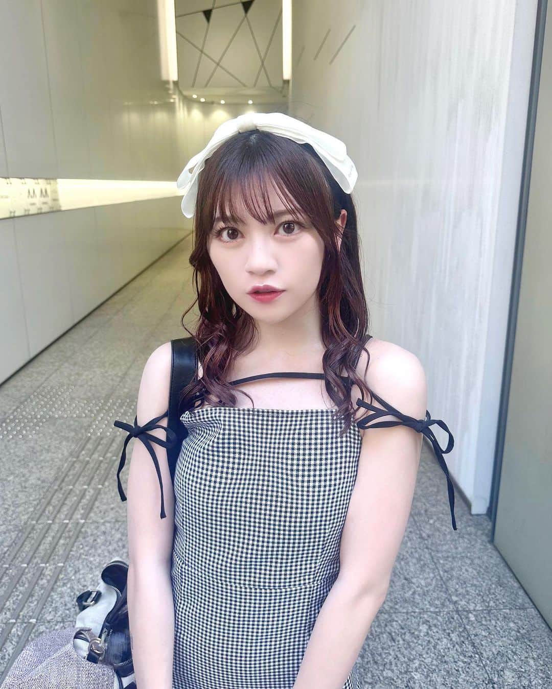 廣川奈々聖のインスタグラム：「りぼんいっぱいになっちゃった😵‍💫🌷笑 ⁡ あと、いつもとメイク違うから 雰囲気ちょっと違うかも 〜¨̮ 🪞 ⁡ ⁡ ⁡  #melcinna」