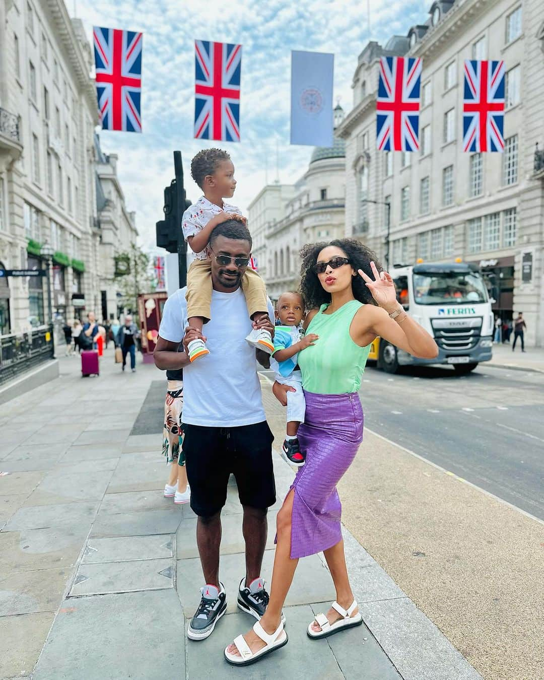 サロモン・カルーさんのインスタグラム写真 - (サロモン・カルーInstagram)「✨❤️ #london」7月31日 19時24分 - salomonkalou