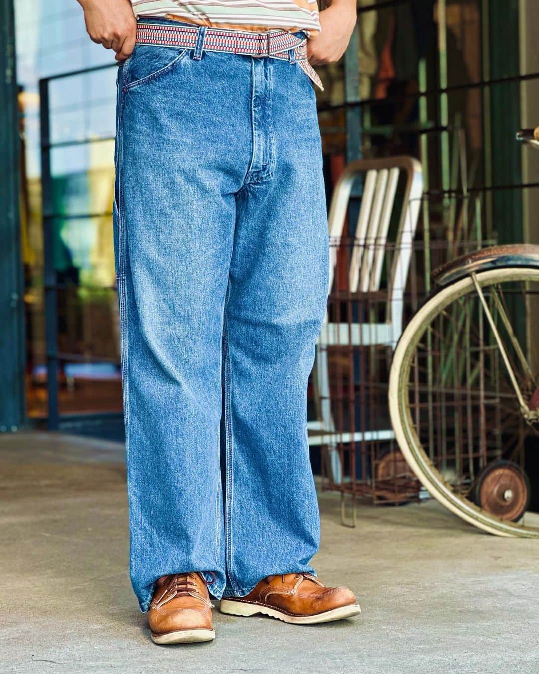 BEAMS+さんのインスタグラム写真 - (BEAMS+Instagram)「・ BEAMS PLUS RECOMMEND.  < BEAMS PLUS >  "PAINTER PANTS" RESTOCK.  Based on store brand pants from the 1960s. The design is not too classic by not attaching hammer loops or double knees. You can enjoy the color change by continuing to wear the blue that has a used atmosphere.  -------------------------------------  1960年代のストアブランドのパンツがベース。 ハンマーループやダブルニーを付けないことでクラシック過ぎないデザインに。USEDの雰囲気が漂うブルーも履き続ける事で変進開花が楽しめる1着です。  #beams #beamsplus #beamsplusharajuku  #harajuku #mensfashion #mensstyle #stylepoln #menswear #painterpants #used #aging」7月31日 20時10分 - beams_plus_harajuku