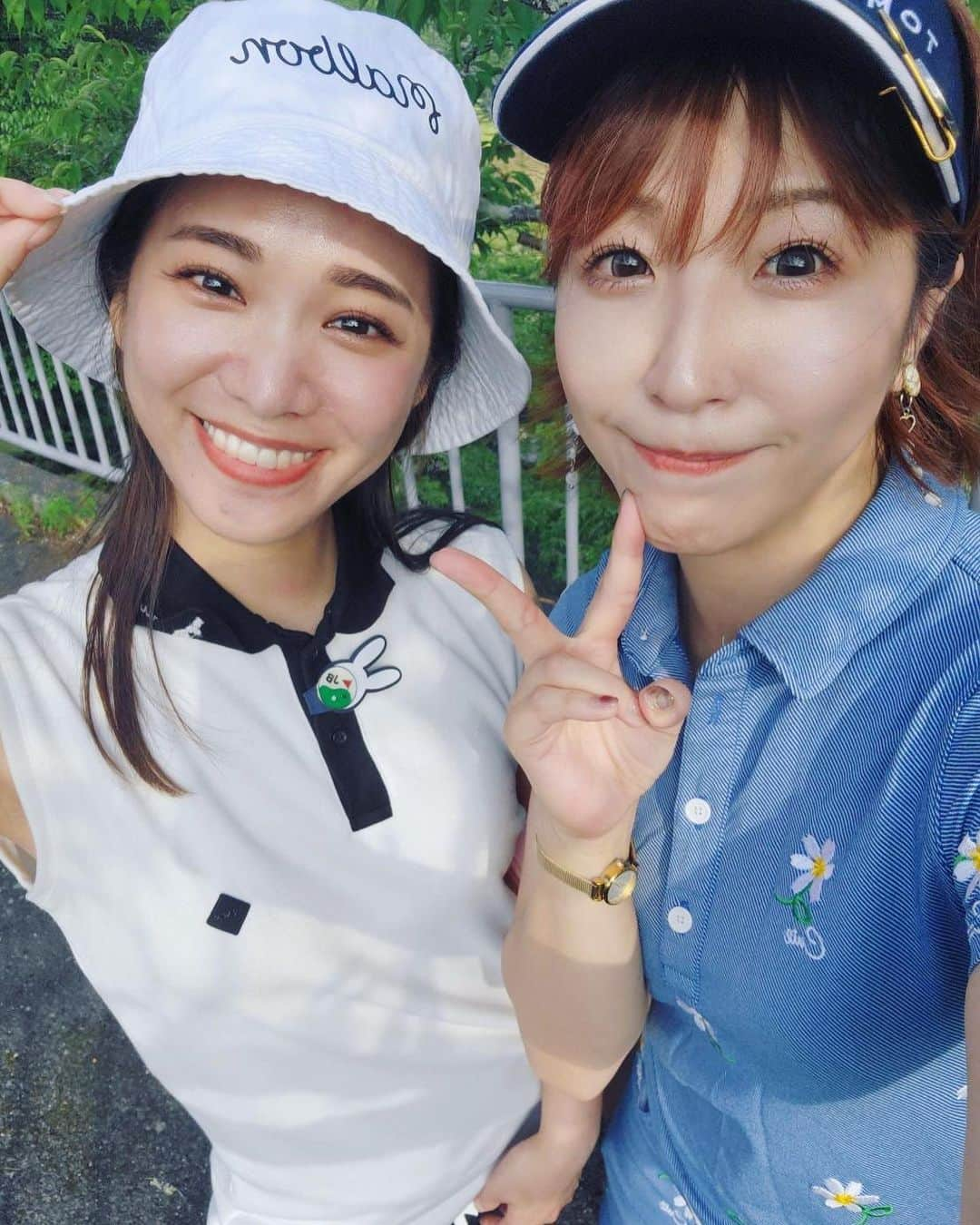 藤森マリナさんのインスタグラム写真 - (藤森マリナInstagram)「⛳️💚 グリーンすぐ横のバンカーショットって すごく向こう側へ飛んでしまいそうで こういう打ち方になっちゃうの分かる人いません🥺❓ 1打目弱すぎるww もっと勢いよく手前の砂打ち抜くんだよね？🏌️‍♀️💨 #グリーンまわりが課題 #いや全部課題 #100切り目指す   ㅤㅤべっぷさんとリバティの皆さんと⛳️💚 教えてもらいながら成長中^ ^！  ㅤㅤウェアは気に入り ▶︎ @irishman.jp 🖤  ㅤㅤ  ㅤㅤ#ゴルフ女子#八重桜カントリークラブ#奈良ゴルフ#バンカーショット#ゴルフウェア#irishman#golfswing#golf女子#golfgirl#golffashion#まりなはんのゴルフ記録#ゴルフ女子#ゴルフ初心者#100切りゴルフ#ゴルフコーデ#関西ゴルフ女子#ゴルフレッスン#インドアゴルフ#シュミレーションゴルフ」7月31日 19時32分 - maaarina0806