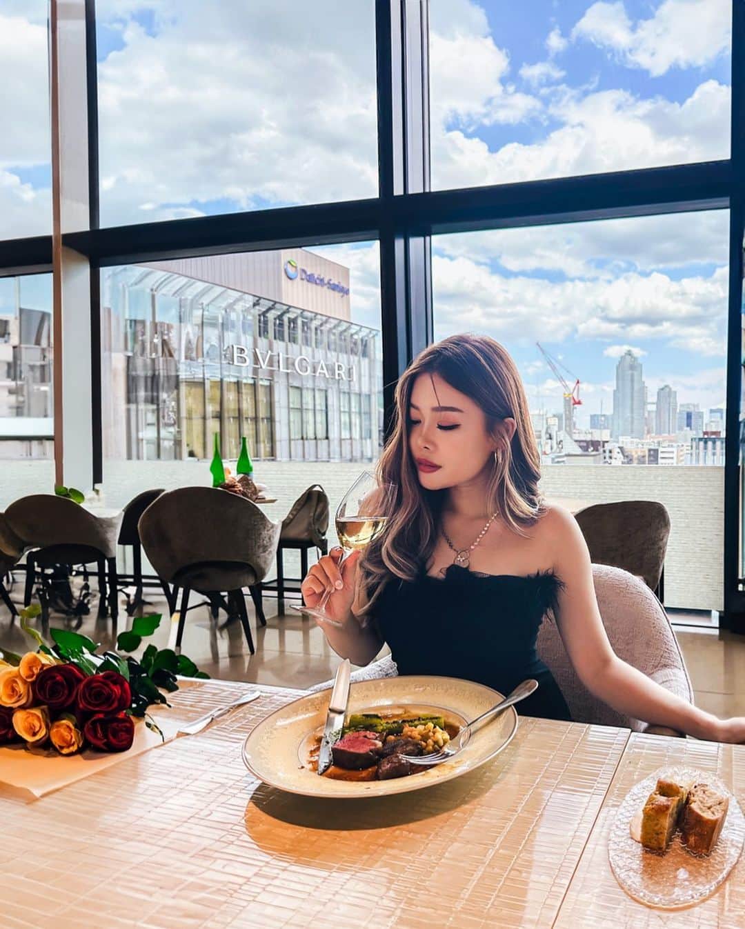 Stella Leeのインスタグラム：「Romantic Lunch at 2 Michelin Stars French called BEIGE by Alain Ducasse x Chanel at Ginza, Tokyo. I am definitely spoiled. Thank you for loving me, tel 🥰💖」