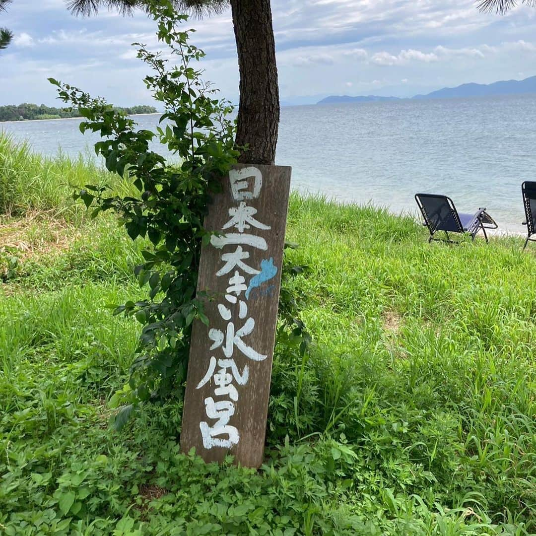 ときヲさんのインスタグラム写真 - (ときヲInstagram)「楽し過ぎたんだけど🌊 まだ余韻なんだけどさ。 ふぁんふぁんってこのこと。  楽し過ぎてとんでもなく酔っ払ってブヨに山盛り噛まれて翌日パンパンに腫れたところまで良しとできるまである。」7月31日 10時44分 - repeat_repeatrepeat