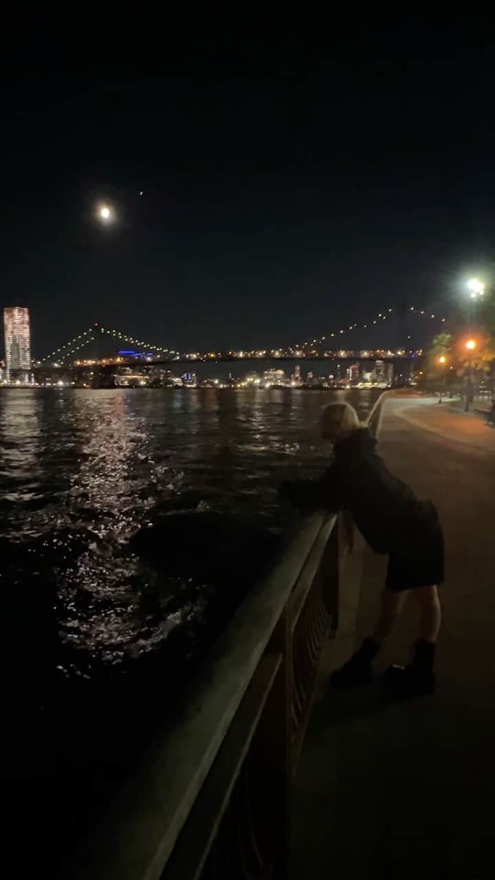 テイラー・モンセンのインスタグラム：「I ❤️ #NYC」