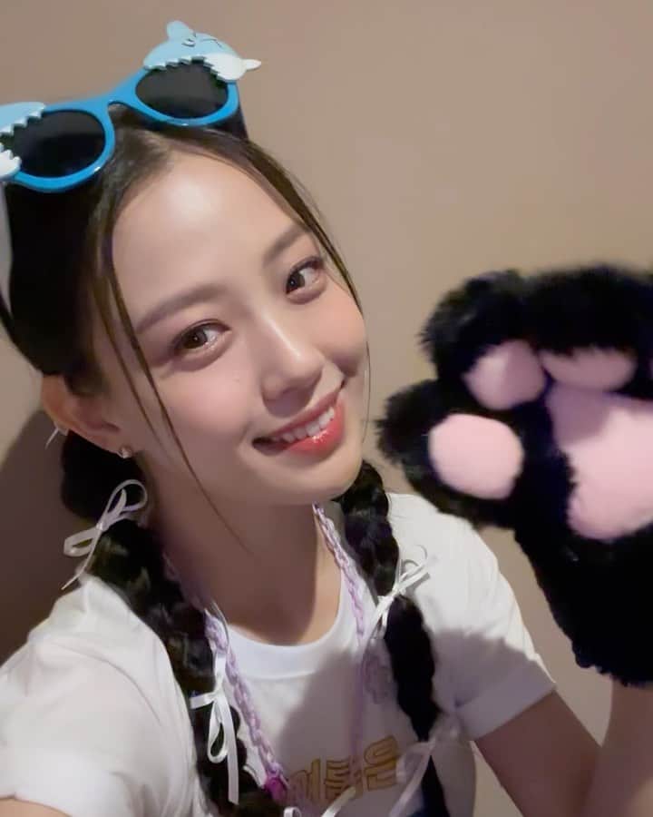 コ・ミンシさんのインスタグラム写真 (コ・ミンシInstagram)「🤍🐾💞🐈‍⬛🪽🎀🩵🍡🛼🤿 Thank you for coming