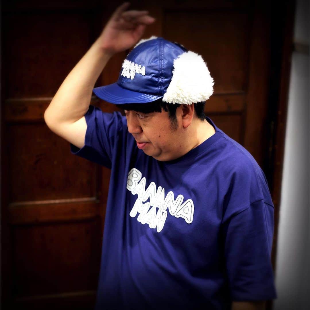 バナナマンさんのインスタグラム写真 - (バナナマンInstagram)「. 【着用アイテム】  設楽 ・T-シャツ　BANANAMAN TEE　color：WHT　size：M  日村 ・ボアCAP　 color :NVY　size : F （アジャスター調整可） ・T-シャツ　BANANAMAN TEE　color：NVY　size：L ・Dickies × bananaman Cotton Work Pants　color : BEG　size：38  #bananaman #bananamangoods  #bananamanlive #バナナマン #バナナマンライブ #bananamanliveO #バナナマングッズ」7月31日 12時00分 - bananaman_goods_official