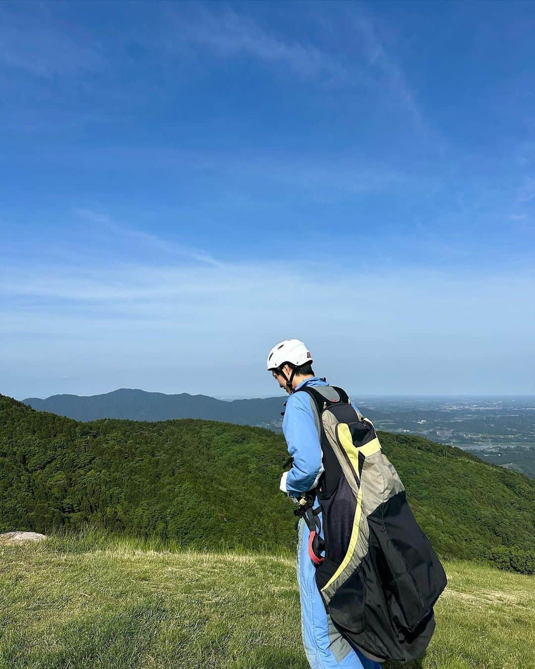 寺田拓哉さんのインスタグラム写真 - (寺田拓哉Instagram)「#☀️ #⛰️ 패러글라이딩 올림픽이 열리기도 한 명소! 패러글라이딩의 천국으로 통한다는 사실!! 츠쿠바산을 품고 날아볼까요? 여긴 어디? 나는 누구?  パラグライダーオリンピックが 開かれた名所! 実はパラグライダー天国‼︎ 筑波山を背に空を飛ぼう!!! ここはどこ?私は誰? • • #패러글라이딩 #아웃도어 #액티비티 #パラグライダー #アウトドア #アクティビティ」7月31日 12時11分 - taku_march