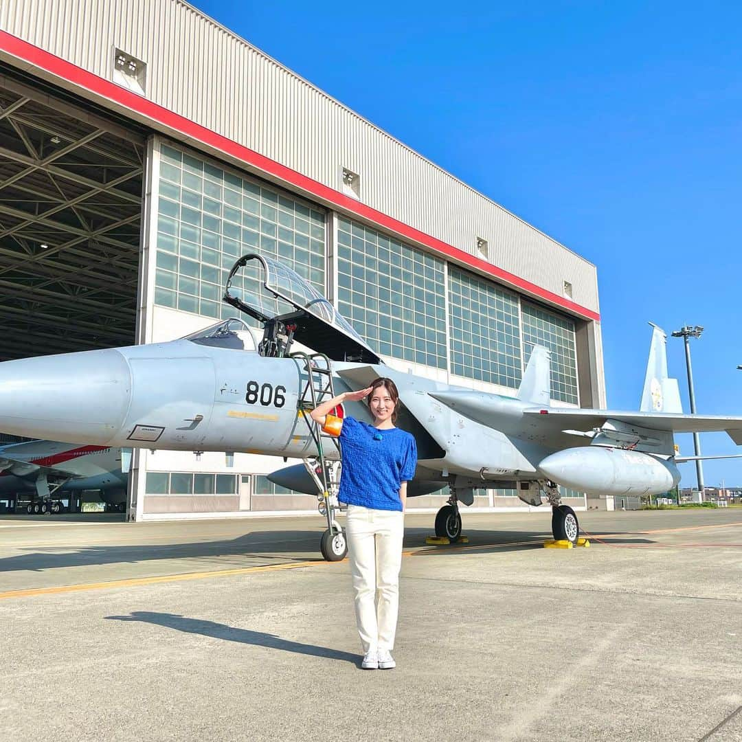 世永聖奈のインスタグラム：「✈️ ⁡ ⁡ F-15、UH-60J、政府専用機を見て ⁡ うわぁ テレビと映画で見たことあるやつ！と ⁡ 大はしゃぎしてしまった日 ⁡ 貴重な経験をありがとうございました♡ ⁡ ⁡ #北海道 #千歳 #航空自衛隊 #千歳基地 #F15 #降り方のぎこちなさ #🦅 ⁡」