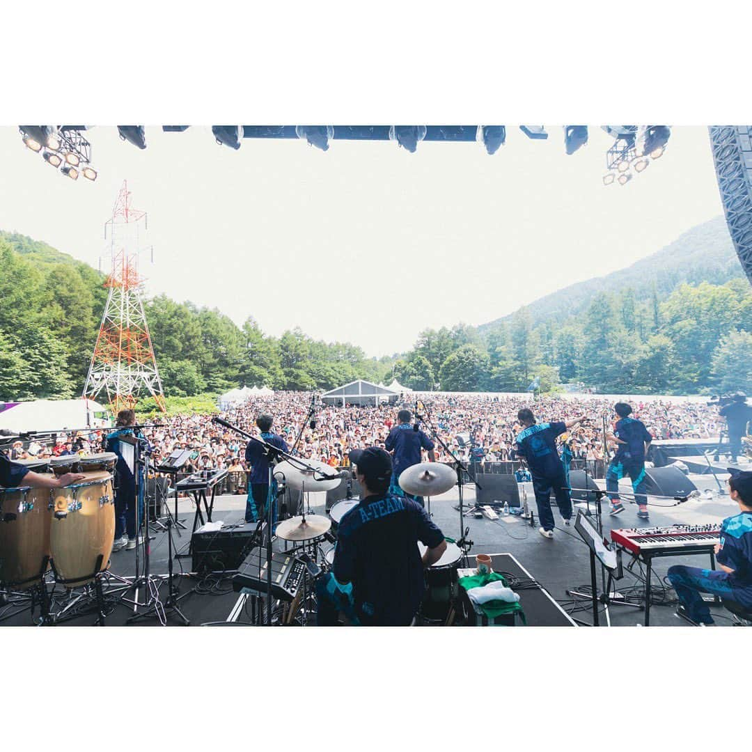 思い出野郎Aチームさんのインスタグラム写真 - (思い出野郎AチームInstagram)「FUJI ROCK FESTIVAL'23  【サポートメンバー】 ファンファン(Tp) @fafafafafanfan  Fukaishi Norio (Ba) @no_rio_  沼澤成毅 (Key) @nrknmzw  YAYA子 (Cho) @_ya_p  ペン子（手話通訳) @pennko_works   VJ 上山悠二 @yujikamiyama   📸①〜⑨ @pppanchiii  📸⑩ @kynantokoro」7月31日 12時27分 - oyat_official