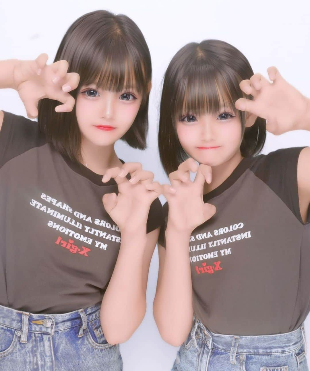 atukiyoのインスタグラム：「久しぶりに2人でプリクラ撮ったよ😊  毎日暑すぎーる！  _ _ _ _ _ _ _ _ _ _ _ _ _ _ _ _ _   ◽️YouTube◽️ ろこまこあこチャンネル ▶︎夏休み毎日投稿中  ろこチャンネル ▶︎木曜日　17時〜  ライブ配信 ▶︎毎日投稿中お休み  ◽️TikTok◽️ ろこまこあこ ▶︎ atukiyo0311 ろこ（母管理）▶︎ rocoz.0517rma  ◽️Instagram◽️ ろこ（母管理）▶︎ @rocoroco0517 まこ（母管理）▶︎ @macomacomacorun  あこ（母管理）▶︎ @acoacoaconz  _ _ _ _ _ _ _ _ _ _ _ _ _ _ _ _ _ _  #kidsfashion#三姉妹#youtube#youtuber#ろこまこあこ#キッズコーデ#小学生コーデ#jc2#js6#twins#双子#コーデ#kids」