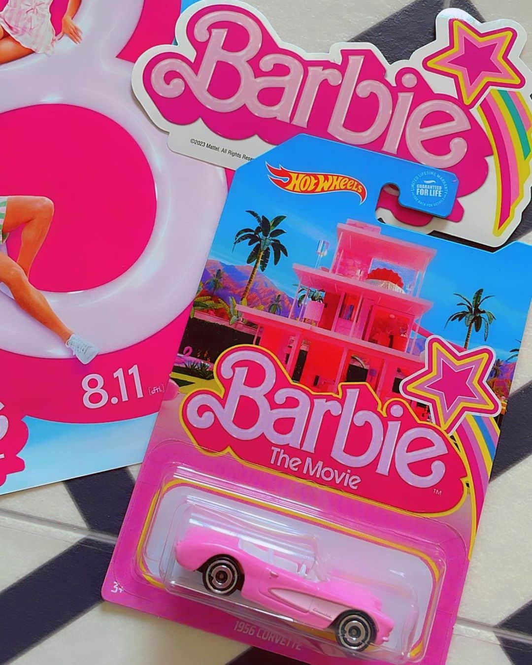 miniのインスタグラム：「8/11についに日本でも公開になる 『Barbie💖💖』 今から楽しみすぎる😍💓💟  そして @barbie_japan_official でプレゼント企画やってたんだけど、いちばん欲しかったホットウィール💖🚗💞 Barbieが乗ってる1956のコルベットが当たったぁ〜🥹🙌🏾💓💞💖💞✨✨✨ 嬉しすぎる🥹💕💕✨✨✨  ありがとうございます🥺🙏🏽💖💖  #barbie #barbiethemovie #corvette #pink #バービー」