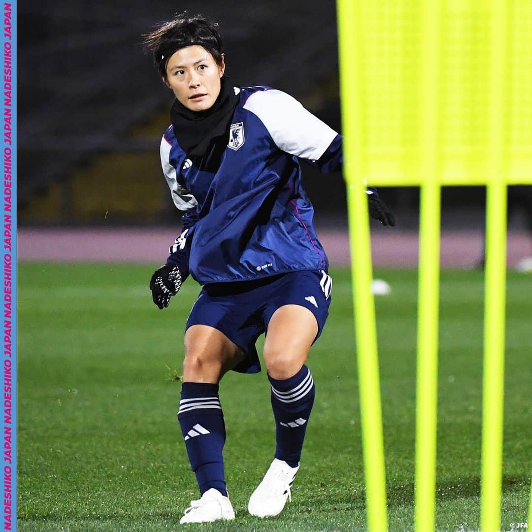 日本サッカー協会さんのインスタグラム写真 - (日本サッカー協会Instagram)「. 🔹#なでしこジャパン🔹 【2023.7.30 Training Report✍️】  吐く息が白くなるほど冷え込む中、ウェリントンで前日練習を実施⚽️  勝利すればグループステージ首位通過が決まるスペイン戦は、本日16:00キックオフです。  詳しいレポートはプロフィールのJFA公式サイト『JFA.jp』から✍  #FIFAWWC  #JPN #なでニコ #夢への勇気を #jfa #daihyo #nadeshiko #サッカー日本代表 #サッカー #soccer #football #⚽ #女子サッカー #womanfootball #womensfootball #womensoccer #womenssoccer」7月31日 12時24分 - japanfootballassociation