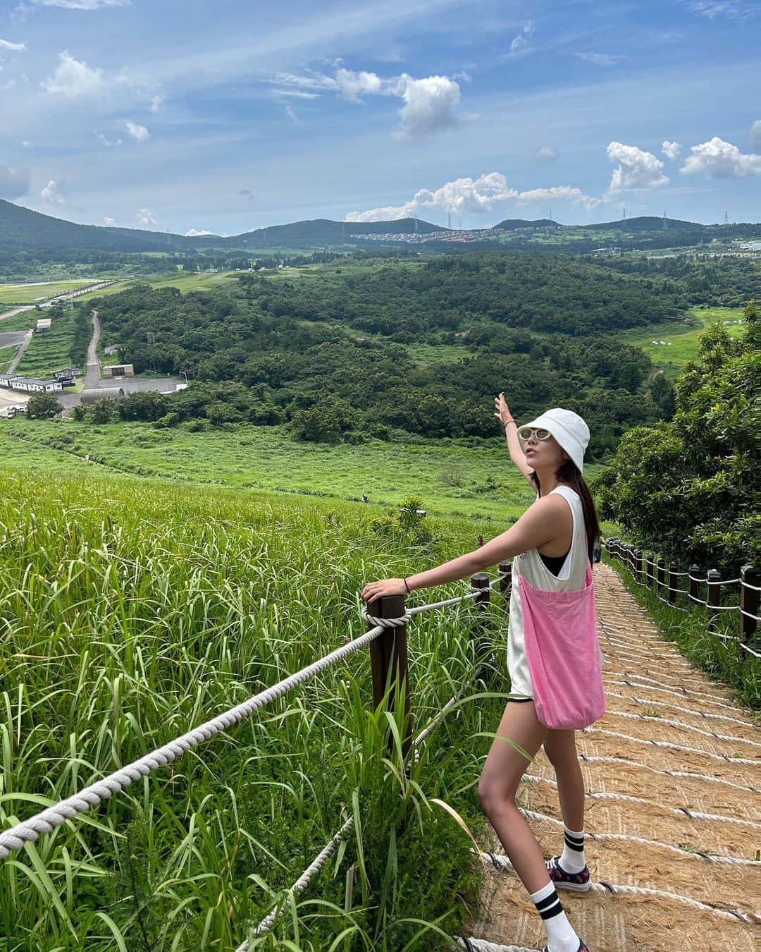 ソン・ダムビのインスタグラム：「제주도 여행은 전지훈련?🥹🤣♥️」