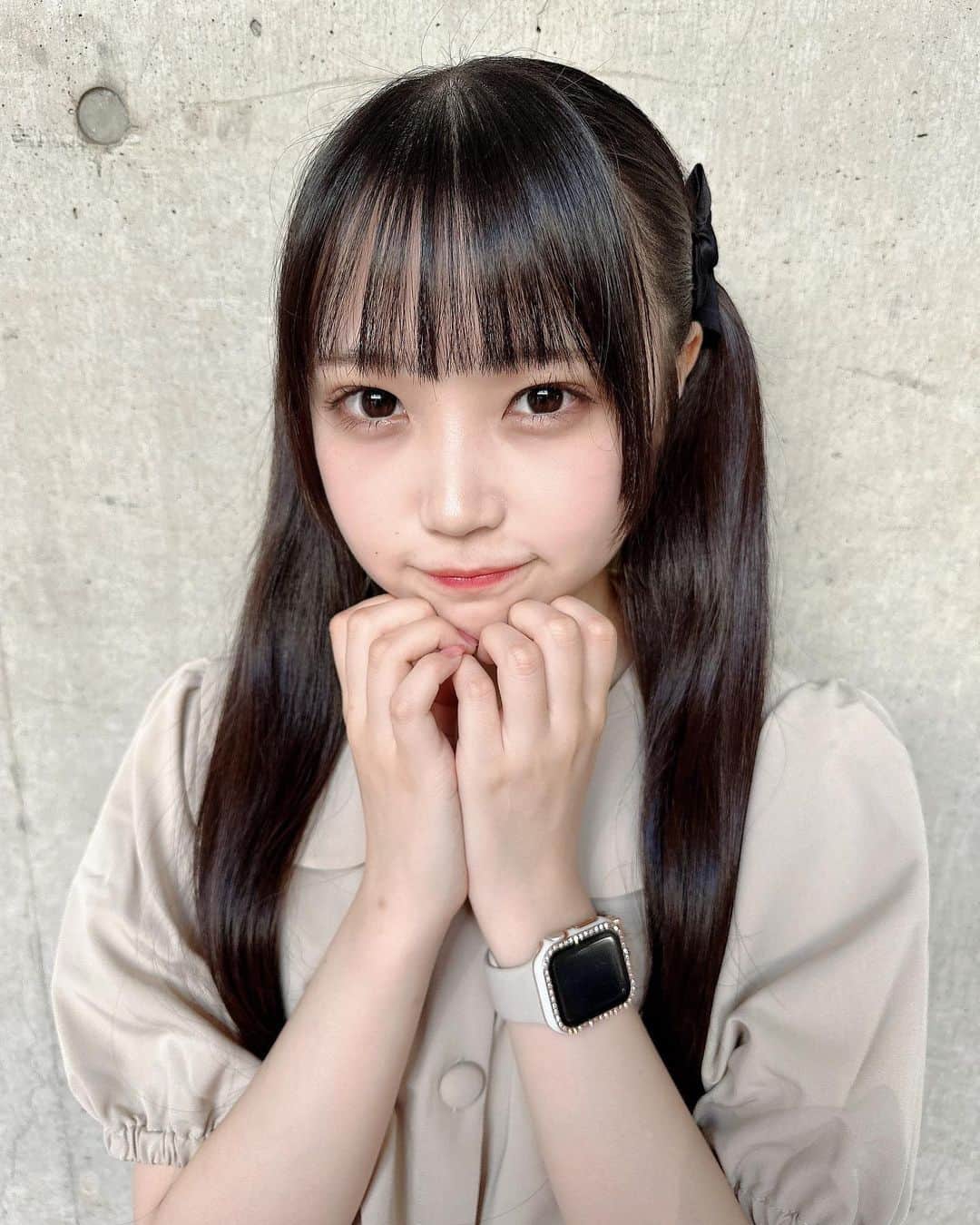 佐藤美波のインスタグラム：「🤎  どうしても君が好きだ お話会全日程終わりましたー！来てくださった皆さんありがとうございました🫶🏻  みんながわたしに会いに来てくれたのがうれしかった🥰 よかったらまたきてね！  次のシングルからは握手会復活だよ〜！🤝🏻   #アイドル #idol #ootd #ツインテール」