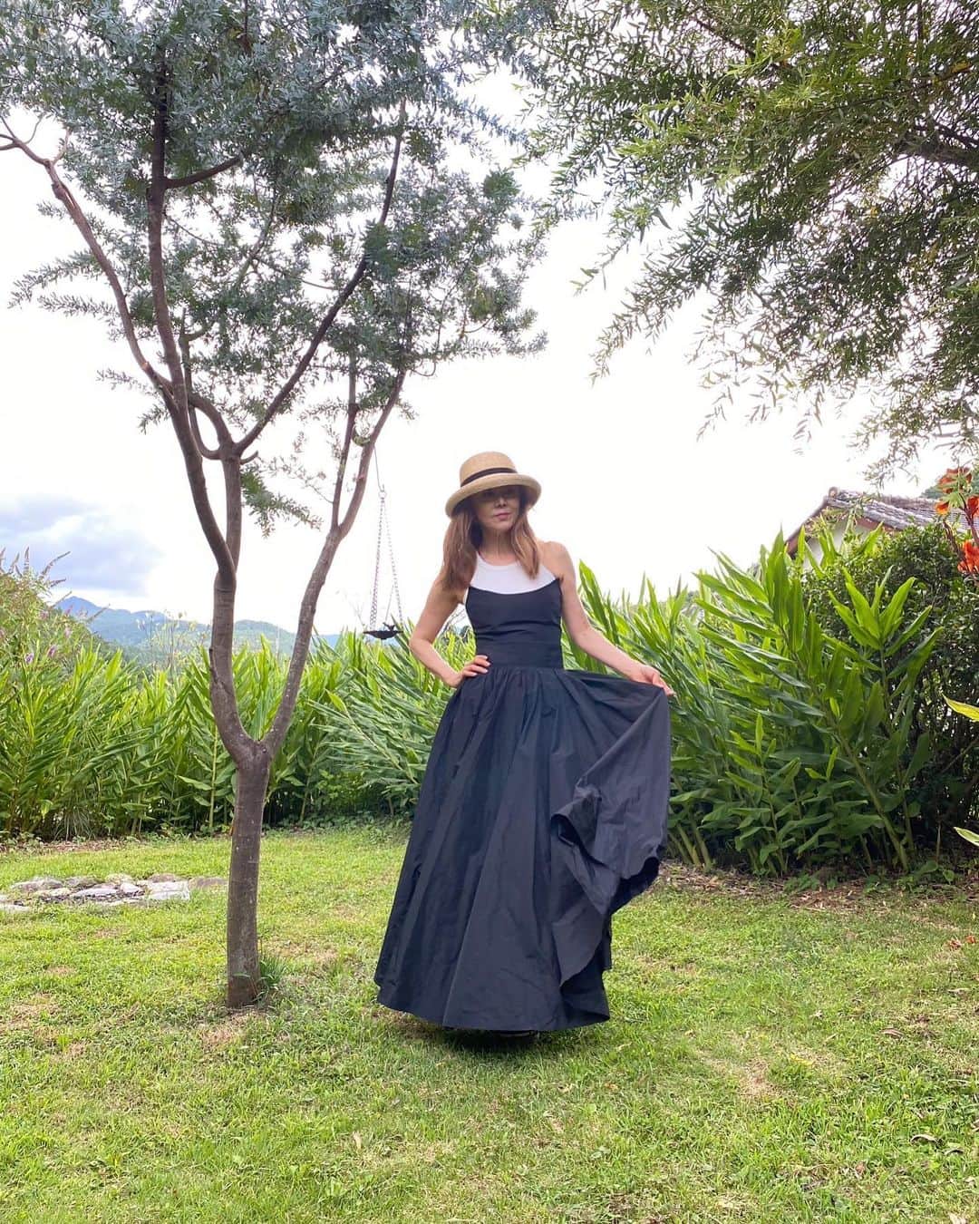 熊谷真実さんのインスタグラム写真 - (熊谷真実Instagram)「euzeenのお洋服が素敵なので 写真を撮ってもらいました。  #熊谷真実 #euzeen  #あさゐ #玄米菜食の宿」7月31日 12時49分 - mami_kumagai310