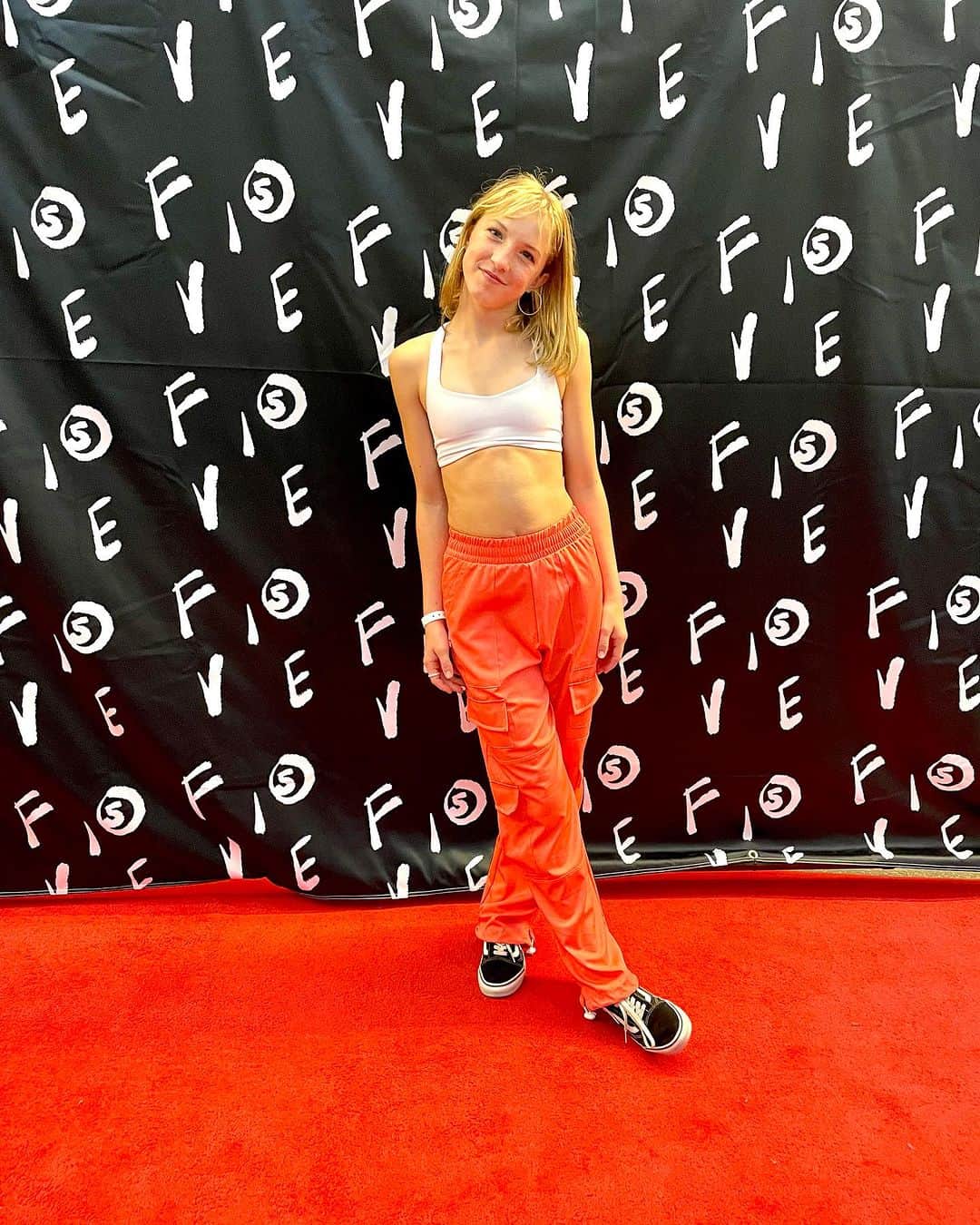 サニー・ペラントのインスタグラム：「I had such and amazzzzzing time at @fdfiveworld and can’t wait to go back next year!! #dancer #fiveforce #fiveworld @fivedancewear @fdfivegeneration」