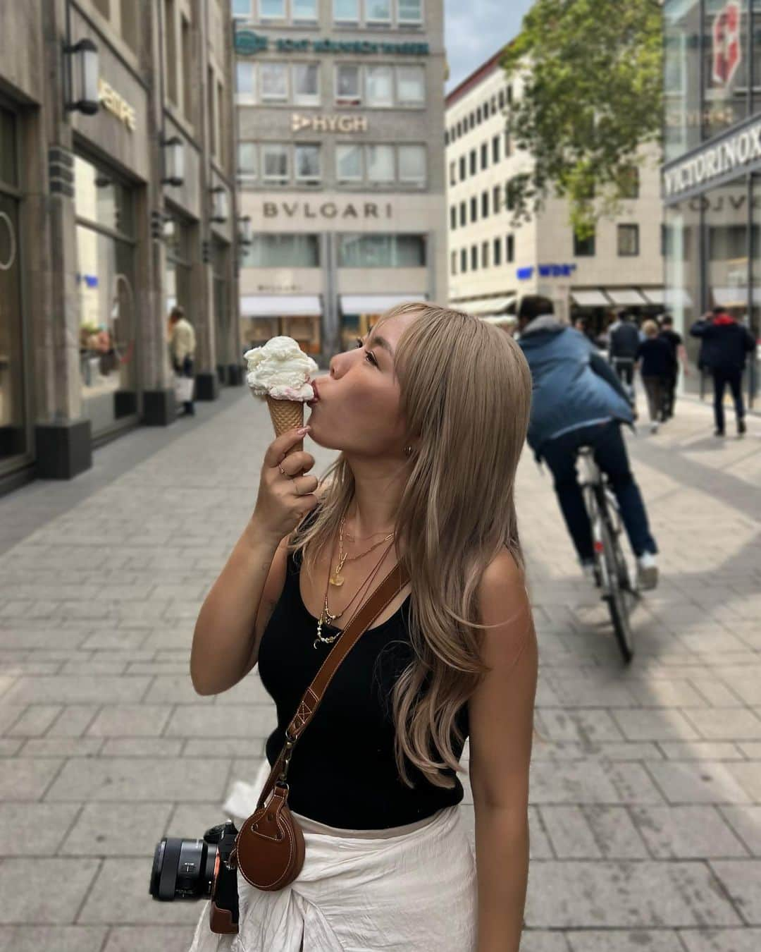 Manamiさんのインスタグラム写真 - (ManamiInstagram)「Finally I'm in Germany🤍 husband's hometown Köln🇩🇪 41カ国目🗺️」7月31日 13時30分 - manashika