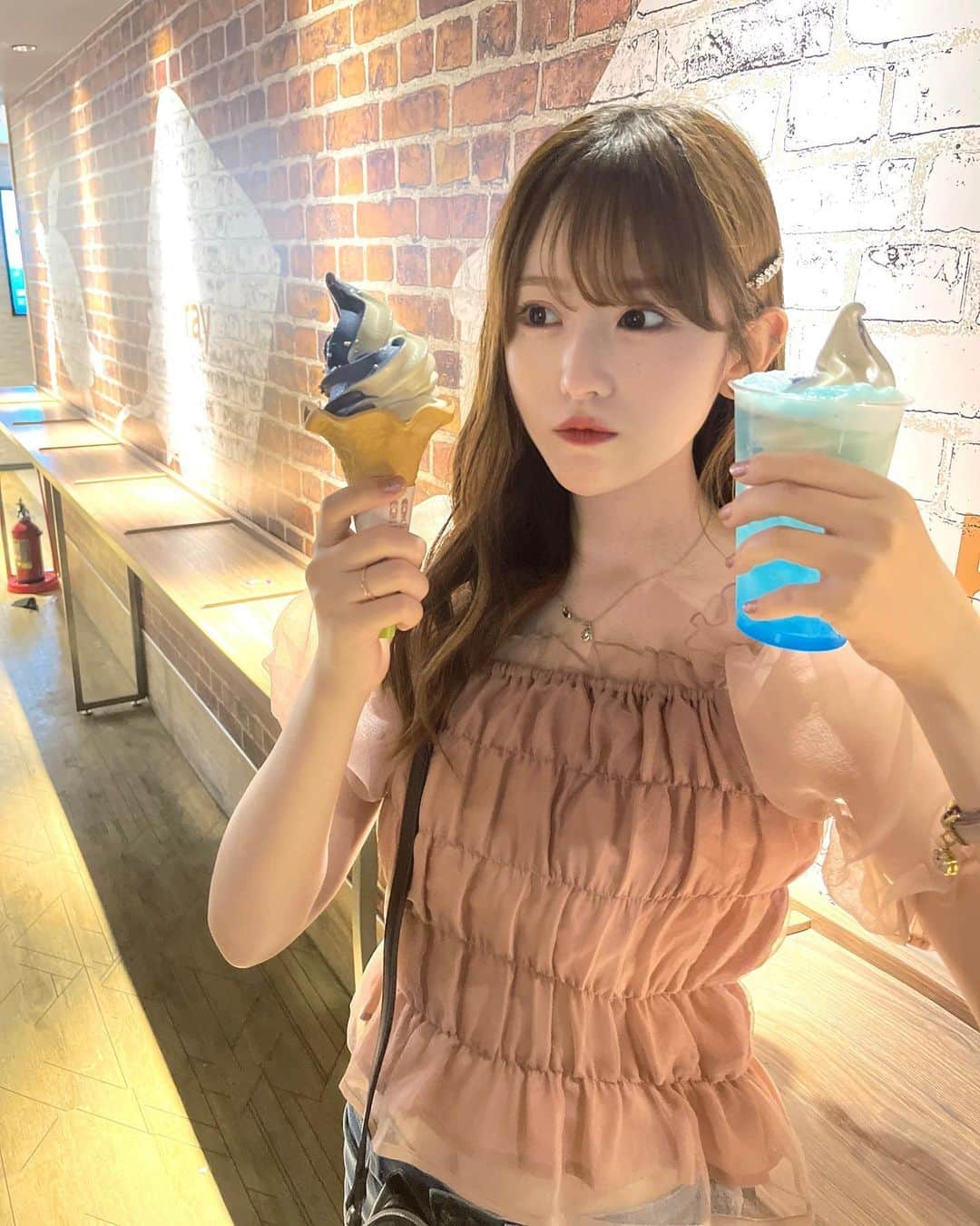 武井紗良さんのインスタグラム写真 - (武井紗良Instagram)「🍦🫧」7月31日 13時47分 - sweets_sweetss