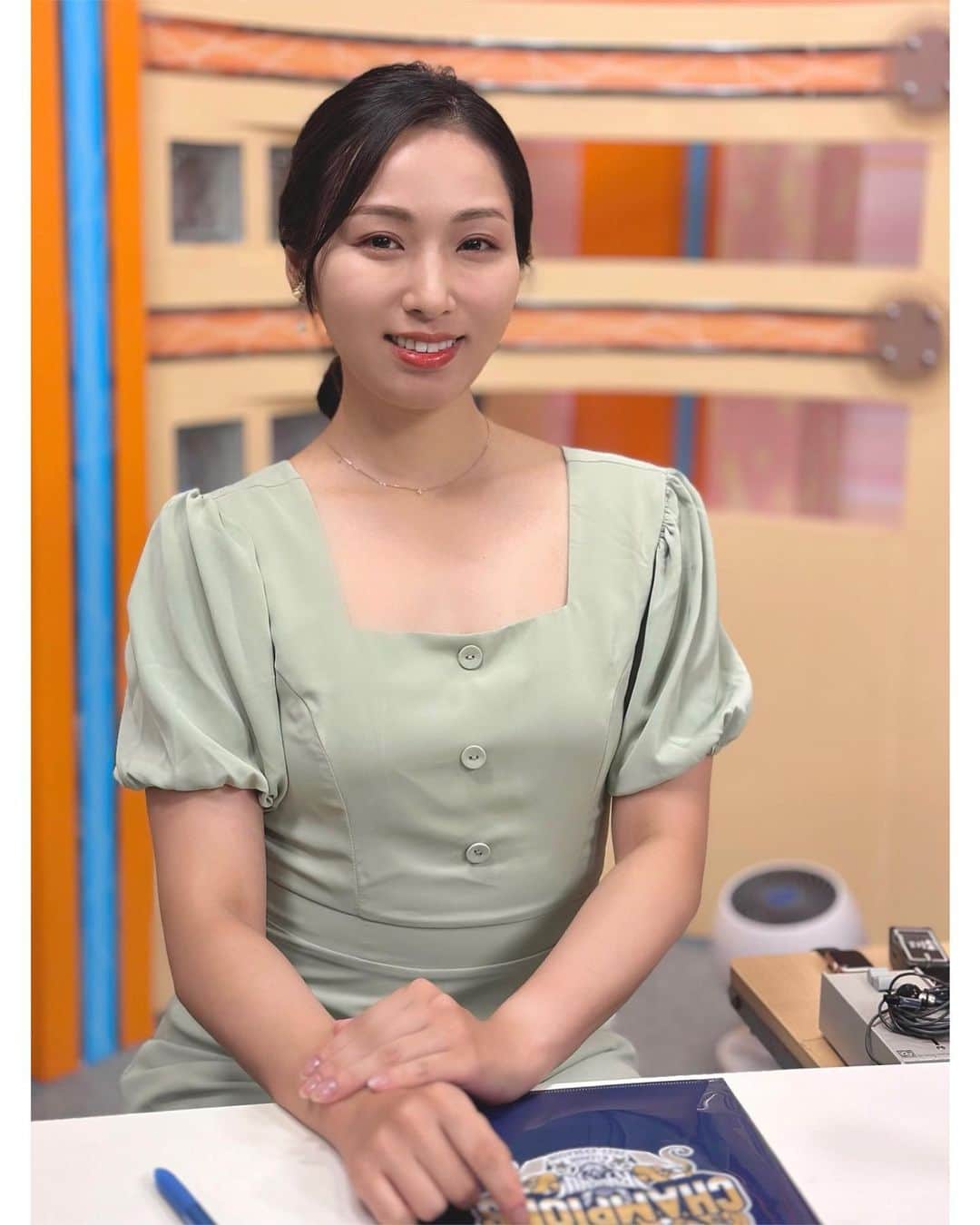 のインスタグラム：「久しぶりの生放送でした📺🗻  #司会 #mc #モデル #model #リポーター #ナレーター #reporter #ナレーション #スポーツmc  #イベント #イベントmc #神戸麻衣 #静岡 #沼津」